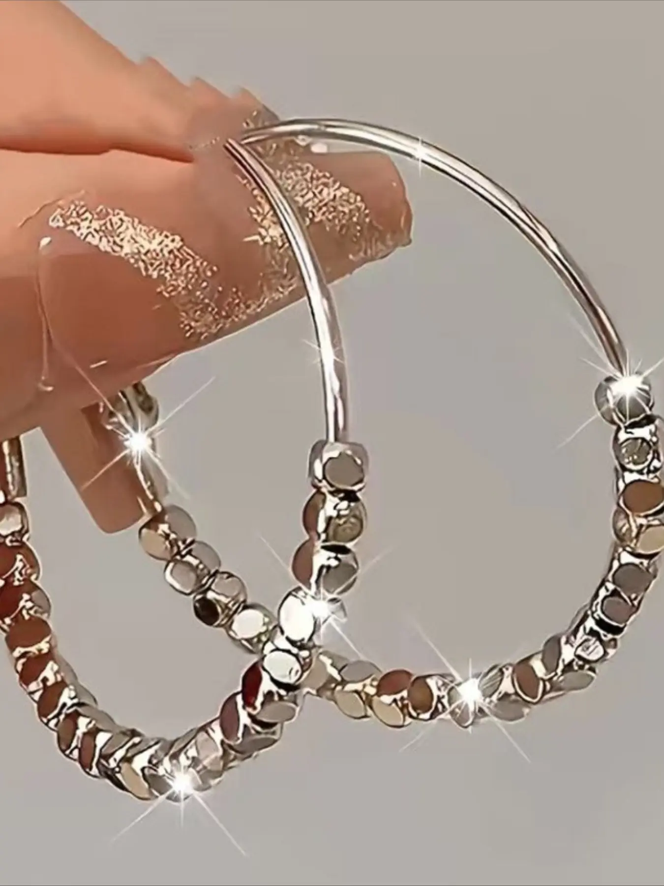1 pair of fashionable, simple, personalized, exquisite large ear loops and earrings