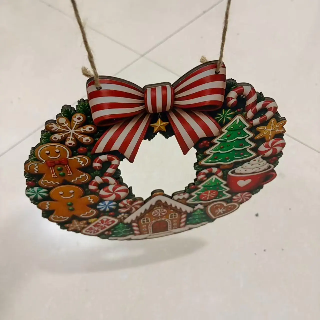 1x Gingerbread Wreath Wooden Door Hanger Sign, Candy Cane Gingerbread Man & Gingerbread House Wooden Wreath Plaque, Front Porch Christmas Wall Decor with Bow