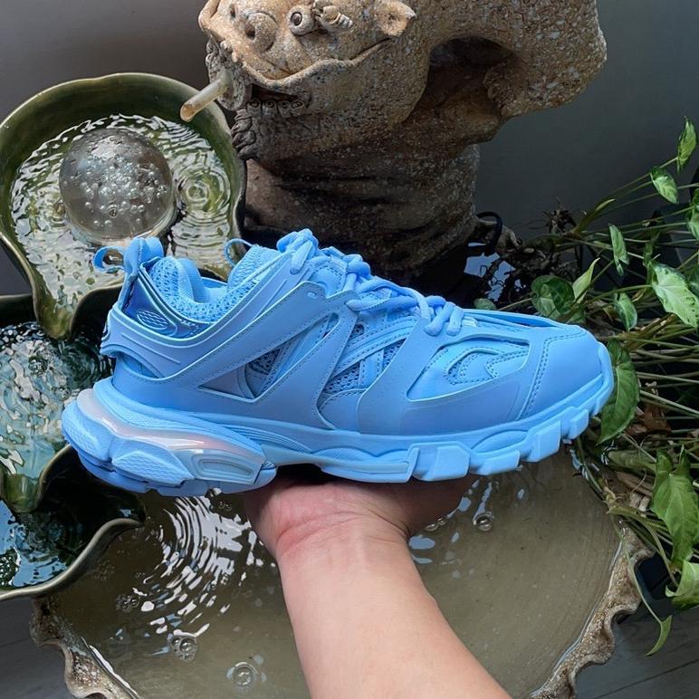 2026 Couple boot Casual Shoes Breathable 5.0 track Plat Dad Shoes with LED Comfortable and luxurious sneakers