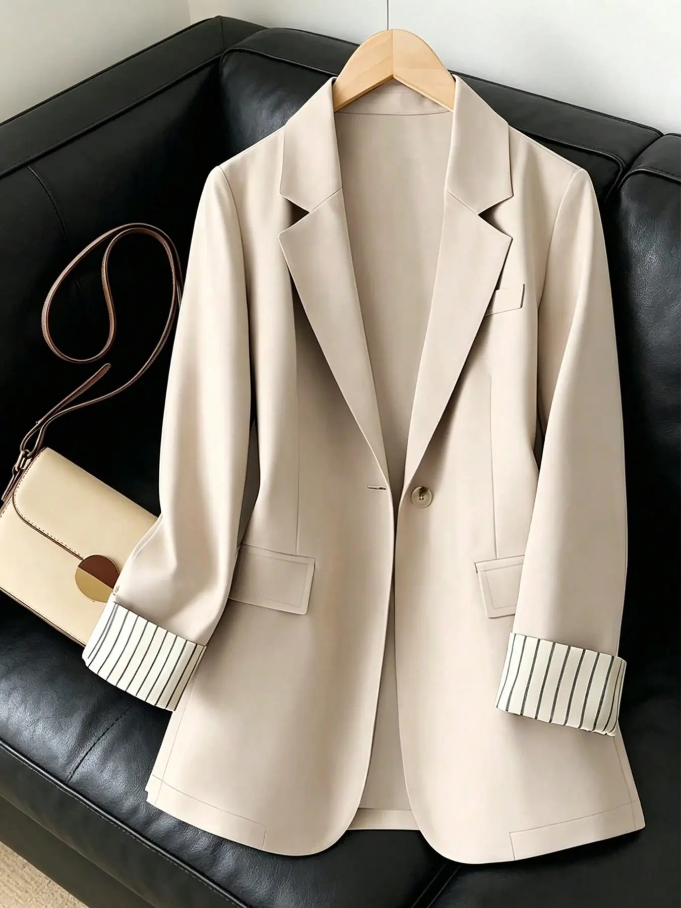 Women's Lightweight Striped Blazer, Loose-Fitting Single Button Jacket, Spring & Fall Commuter Casual Suit, Plain Surface Rolled Cuffs And Lapel Suit Jacket, Simple Single-Button Temperament And Versatile Top, Women'S Spring And Autumn Casual
