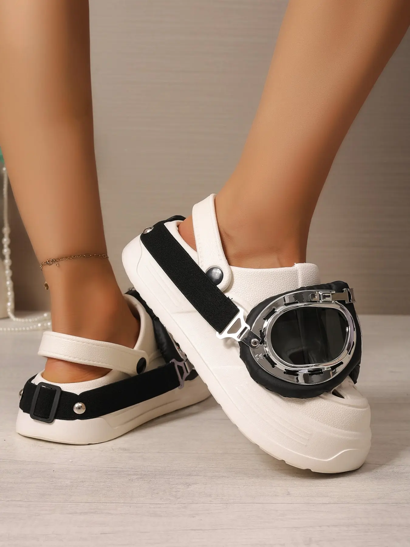 Women's Motorcycle Style Sunglasses Thick Sole Holey Shoes, Summer Height-Boosting Two-In-One Closed-Toe Sandals, Fashionable and Comfortable Footwear