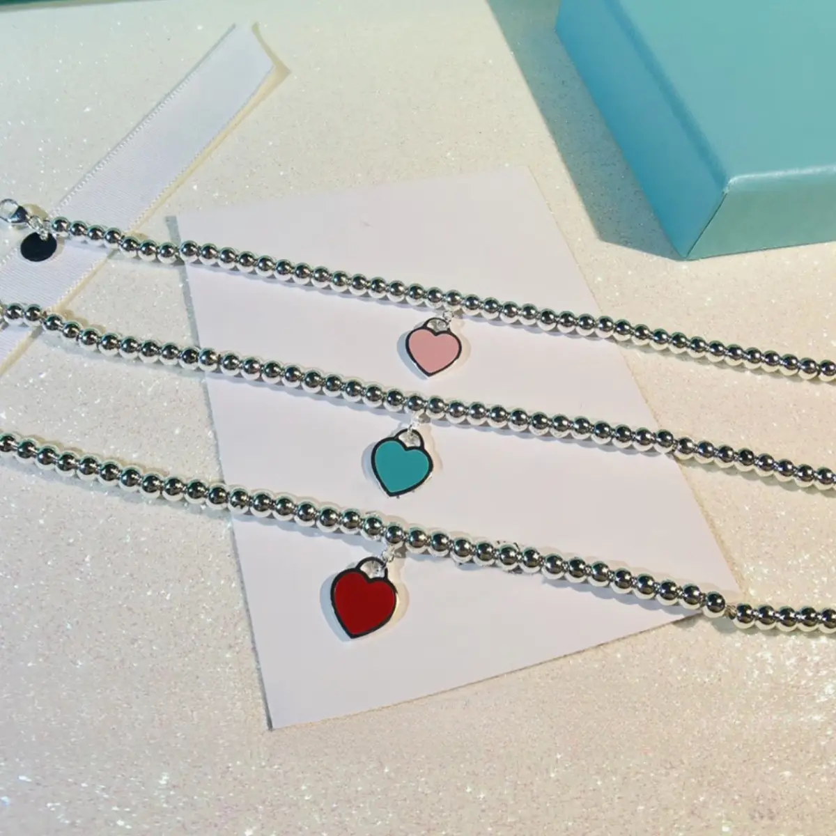 Viral Aesthetic Tiny Heart Charm Beaded Bracelet, Classic Tone Minimalist Stackable Wrist Jewelry for Women, Timeless Everyday & Friendship Gift for Her, Trending Must-Have, Perfect for Daily Outfits & Matching With Besties