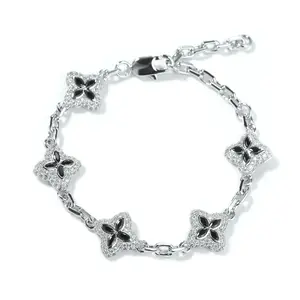 Four-leaf clover bracelet, silver platinum chain bracelet with crystal bracelet, fashionable and beautiful sparkling round diamond crystal cluster bracelet, suitable for women and girls, shiny silver, square crystal quartz,
