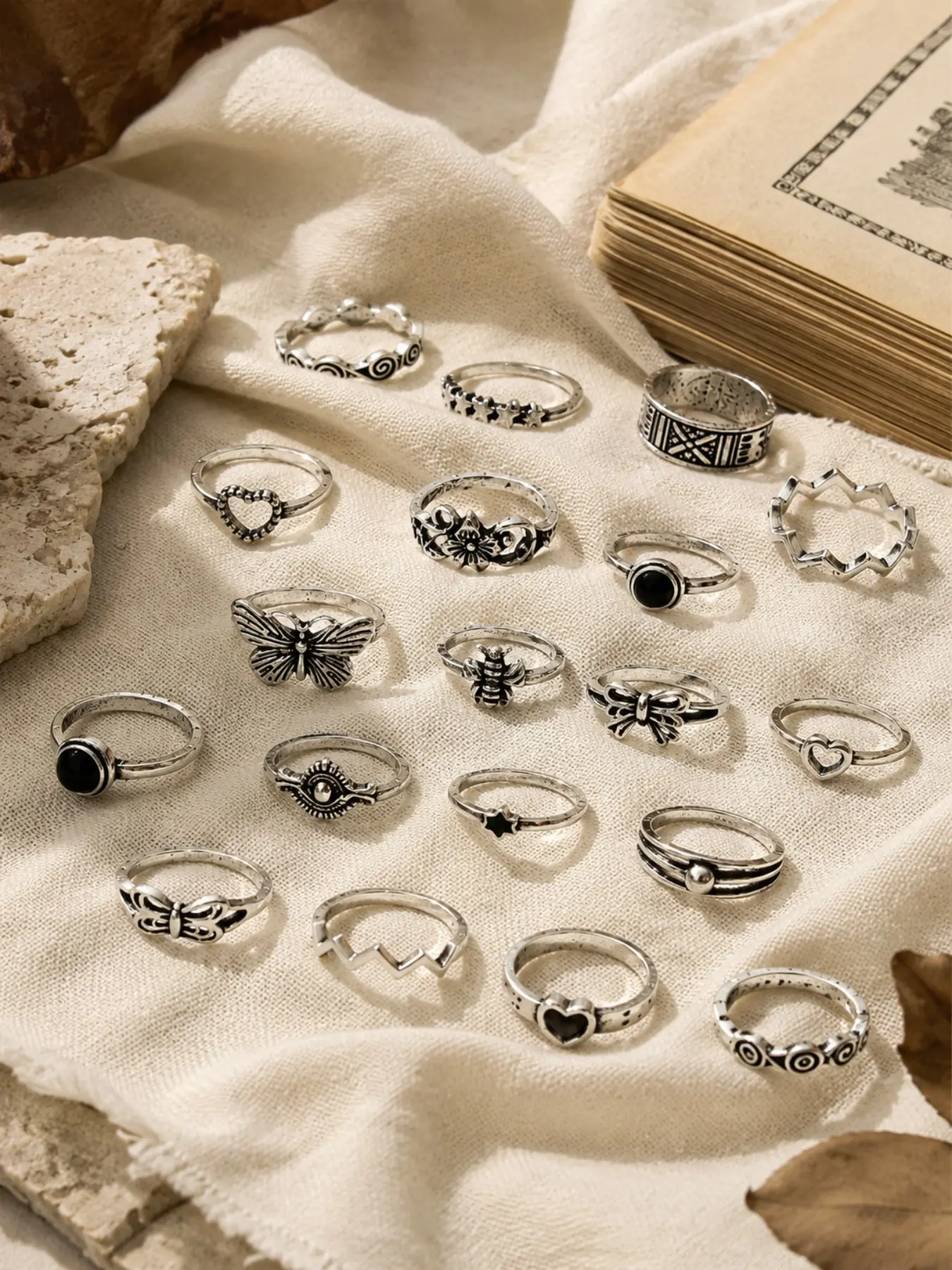 17PCS Ring Set 17 Piece Silver Rings Set Vintage Engraved Minimalist Statement Stackable Rings Set Adjustable Alloy Jewelry Set Bold Fashion Design with Stone Textured Details for Women Girls Daily Wear Party Gift Wedding Boho Gothic Style Aesthetic!