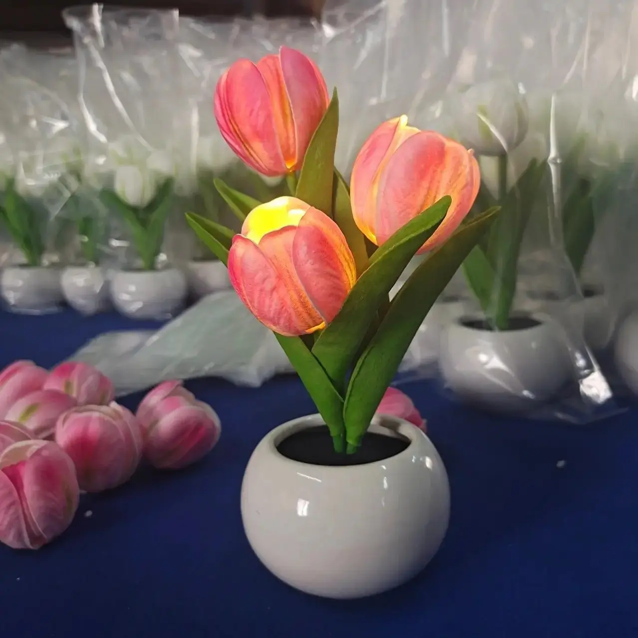 Tulip Lamp LED Indoor Night Light, USB Powered, Vase Desk Lamp Decor, Home Living Room Desktop Decoration, Christmas Halloween Festival Gift