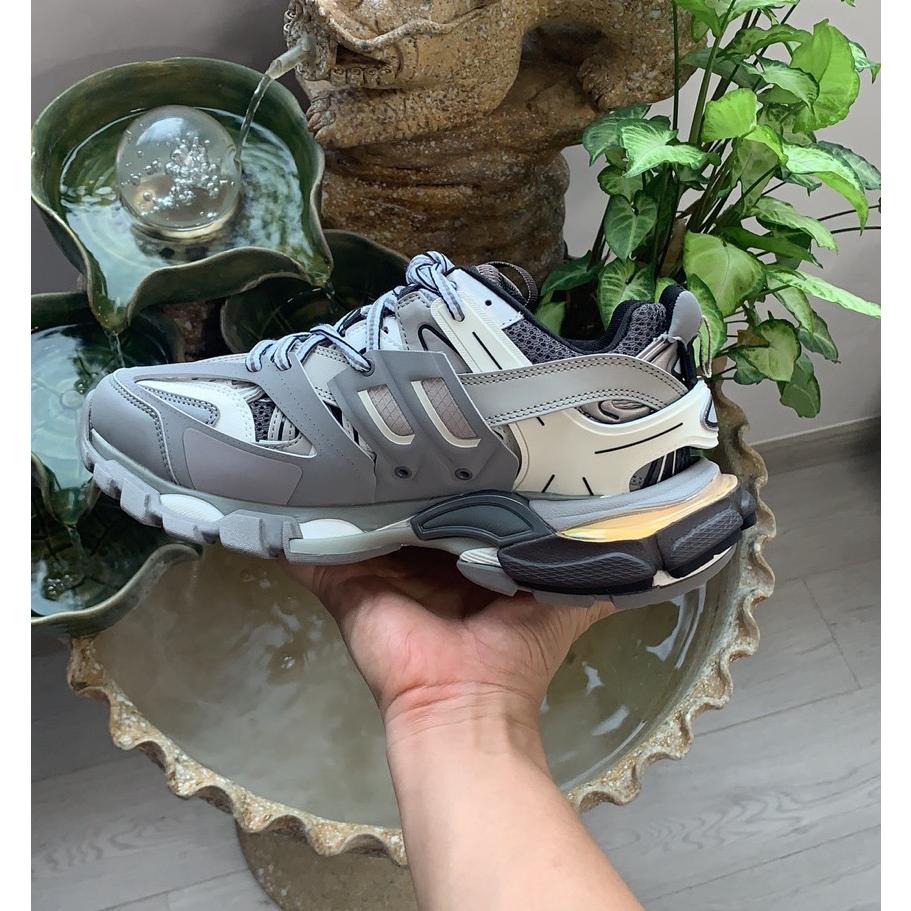 2026 Couple boot Casual Shoes Breathable 5.0 track Plat Dad Shoes with LED Comfortable and luxurious sneakers