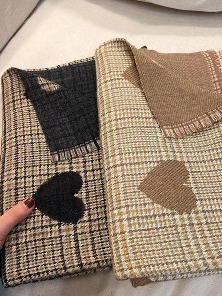 Fashionable Plaid & Heart Pattern Tassel Decor Scarf, Checkered Scarf, Casual Soft Warm Shawl for Fall & Winter, Fashion Accessories for Women & Men