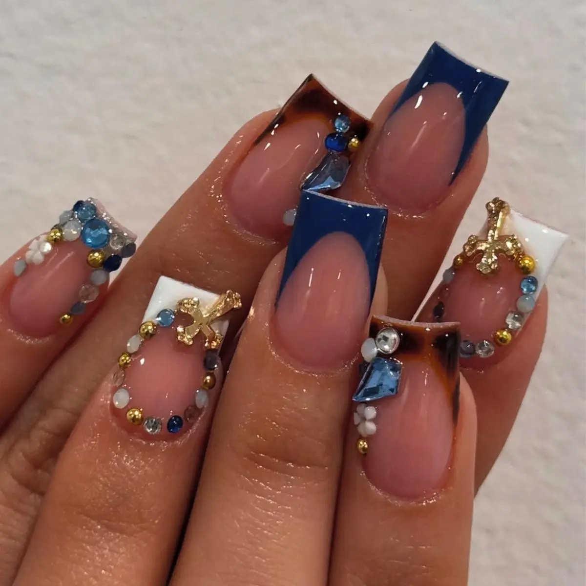 Medium Square Press On Nails French Style Handmade Diamond Blue Gem Decoration Reusable Removable Full Cover False Nail Tips Set For Women Girls Daily Dating Party Wear
