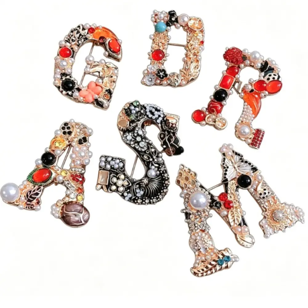 6 Styles Vintage Initial Letter Brooch Baroque Multi Gem Pearl Rhinestone Custom Alphabet Lapel Pin Suit Coat Personalized Jewelry Gift