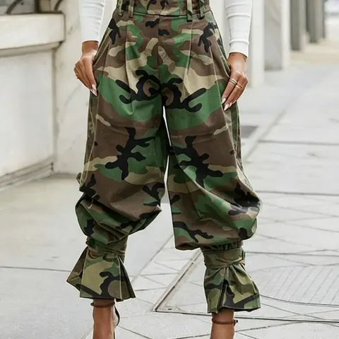 Women's High-Waisted Pleated Wide-Leg Pants, Street Fashion Trousers, Casual Streetwear, Loose Camouflage Print, Adjustable Buckle, Casual Spring and Fall Fashion Bottoms