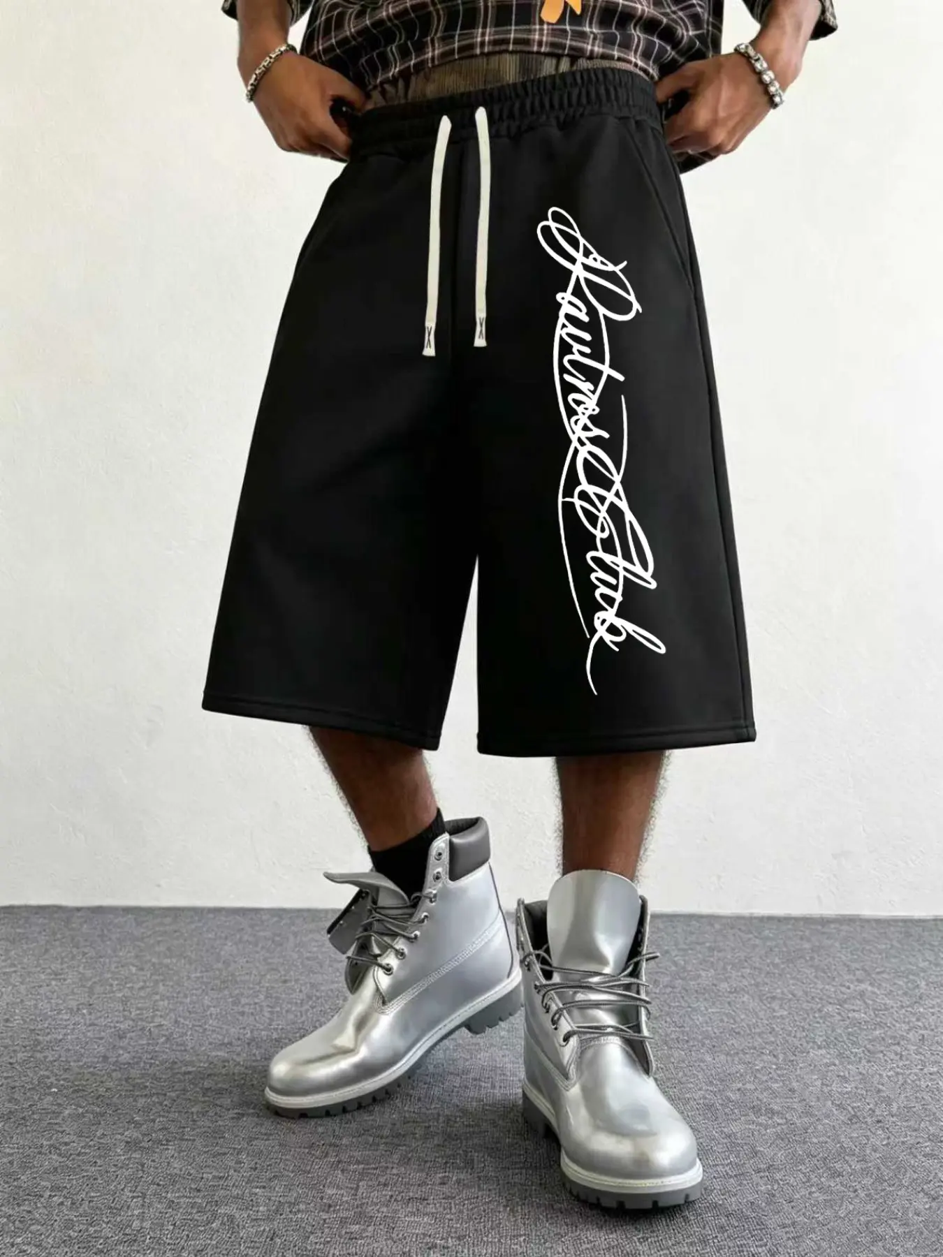 Men's Chicano Vertical Floral Print Wide Leg Seven-Eighths Shorts, Elastic Drawstring Waist, Loose Over-Knee Streetwear Gym Shorts, Casual Fitness Shorts