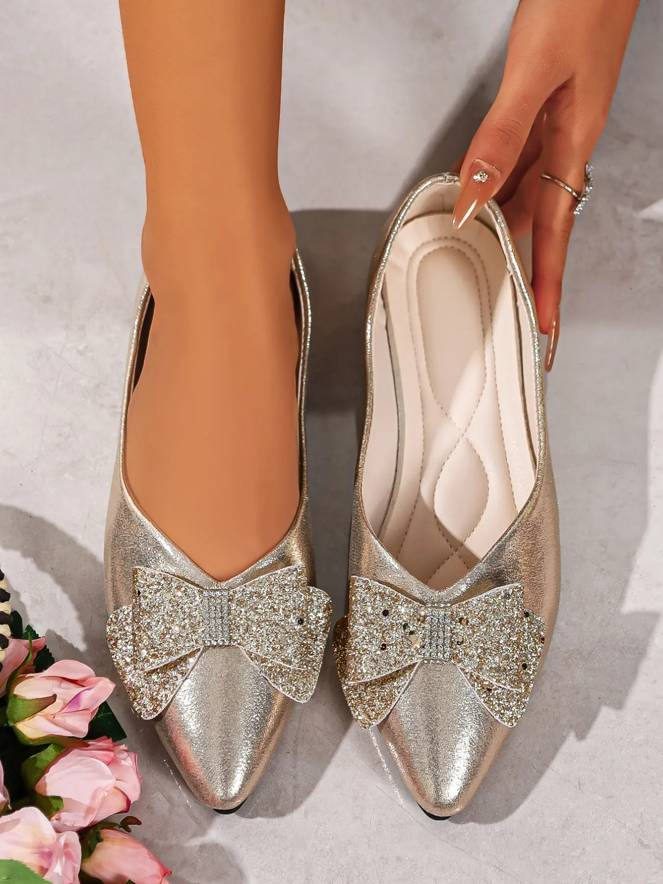 Women's Rhinestone Bow Pointed Flat Shoes, Sparkly Slip-On Formal Shoes, Comfortable Ballet Flats, Lightweight Casual Shoes for Weddings, Parties, Daily Wear, Bow Decorated Shoes