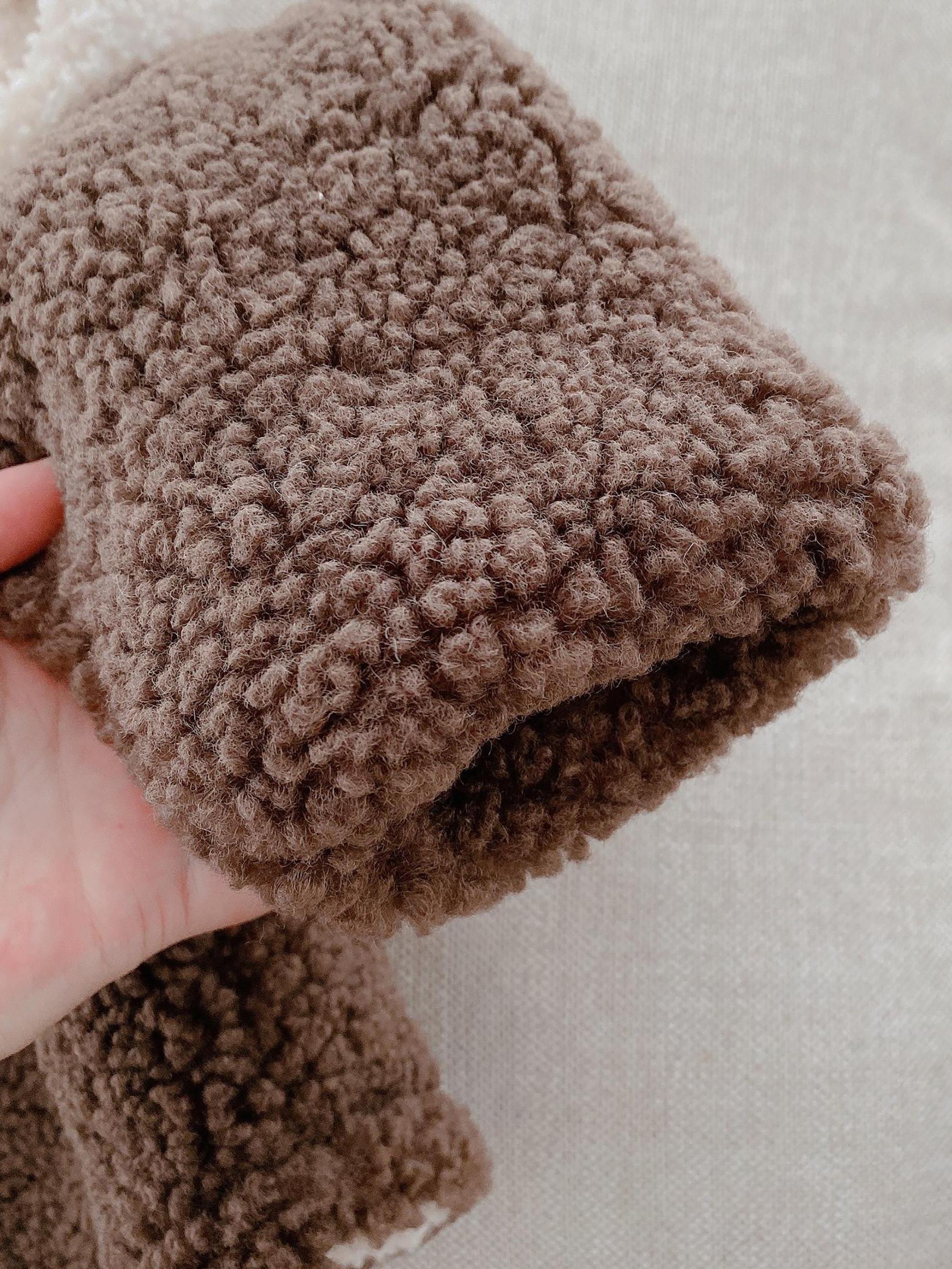 Girls' Plush Hooded Winter Jacket with Pockets - Soft Warm Coat, Cozy Full-Zip Outerwear for & Youth, Stylish Cold Weather Jacket for Everyday & Special Occasions (Easy On/Off), Seasonal Wear, Unisex ' Coat