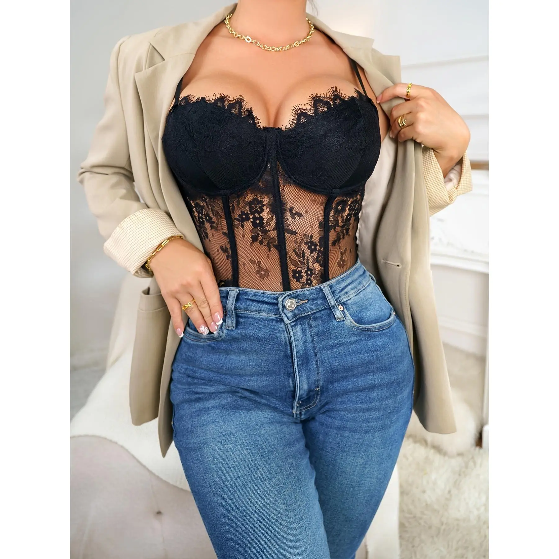 New girl see-through lace cross-border women's clothing, fishbone corset, slim-fit, buttoned camisole with built-in bra