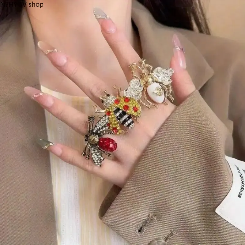 Vintage-Inspired Beetle Shape Unisex Stackable Ring Adorned With Sparkling Rhinestones, Flexible Adjustable Open Alloy Band Funky Unique Finger Jewelry, Trendy Accessory For Sports Outdoor Street Styling And Daily Gift Giving