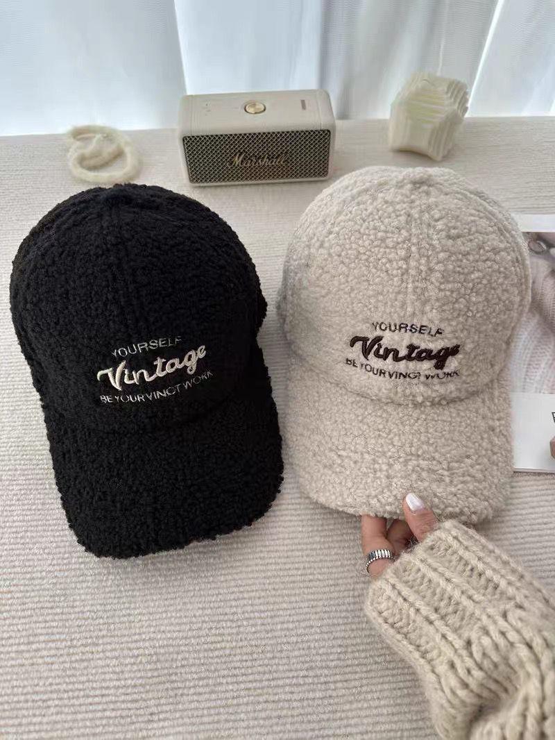 Women's Lamb Wool Baseball Cap 2025 New Autumn Winter Fashionable Warm Thickened Duckbill Cap that Makes the Face Look Smaller Plush Hat
