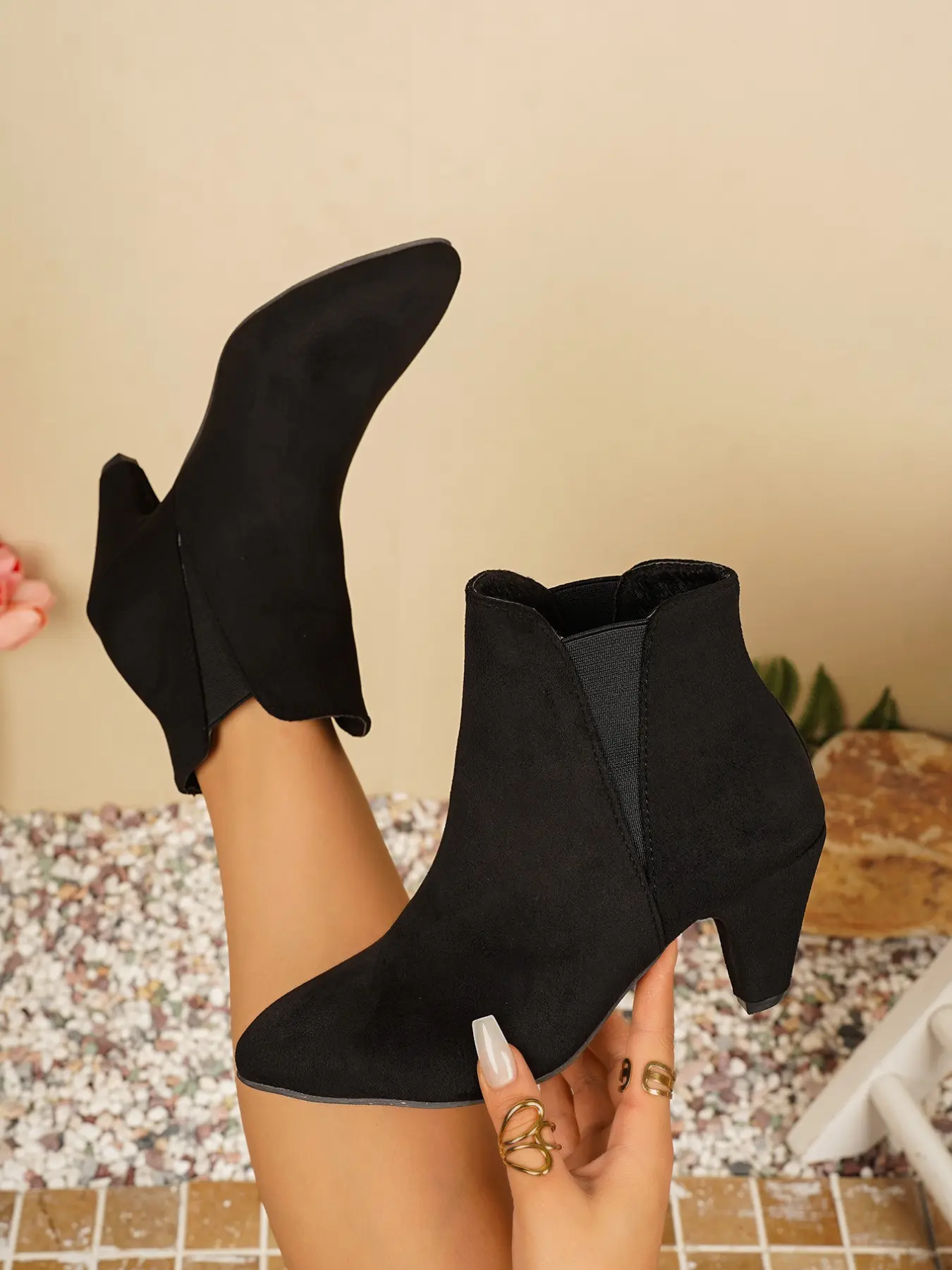 Matte Pointed Toe Chunky Heel Chelsea Boots, Side Elastic Fabric, Fall Winter Commuter Women's Ankle Boots, Comfortable and Stylish, Footwear