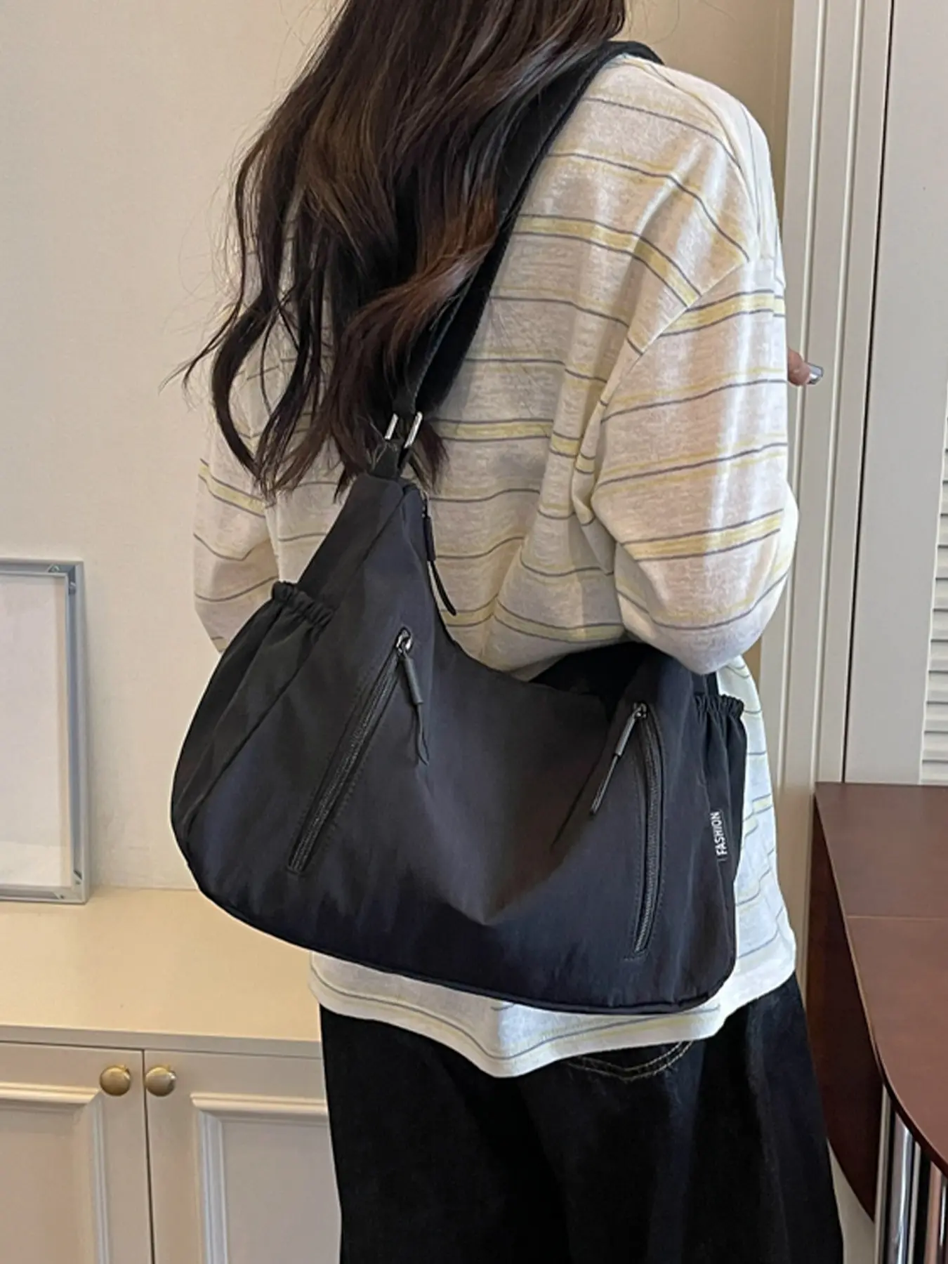 Large Capacity Nylon Women's Hobo Shoulder Bag, Casual Crossbody Tote with Multiple Pockets, Comfortable Strap, Durable Zipper