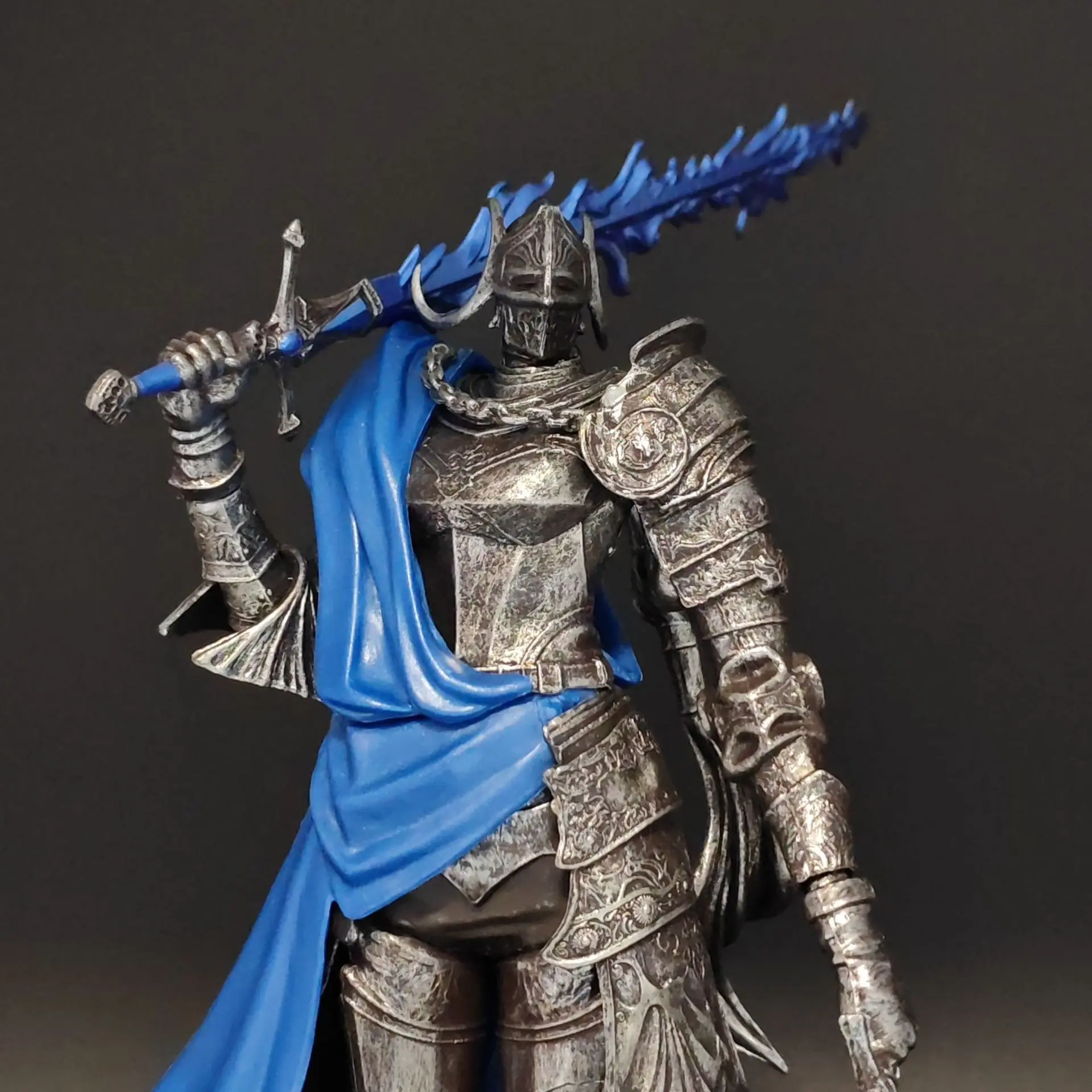 Double Moon Knight Reina Handheld Figure, Full Moon Queen Reina Figurine, Messomo's Sword Collectible Model, Anime Merchandise