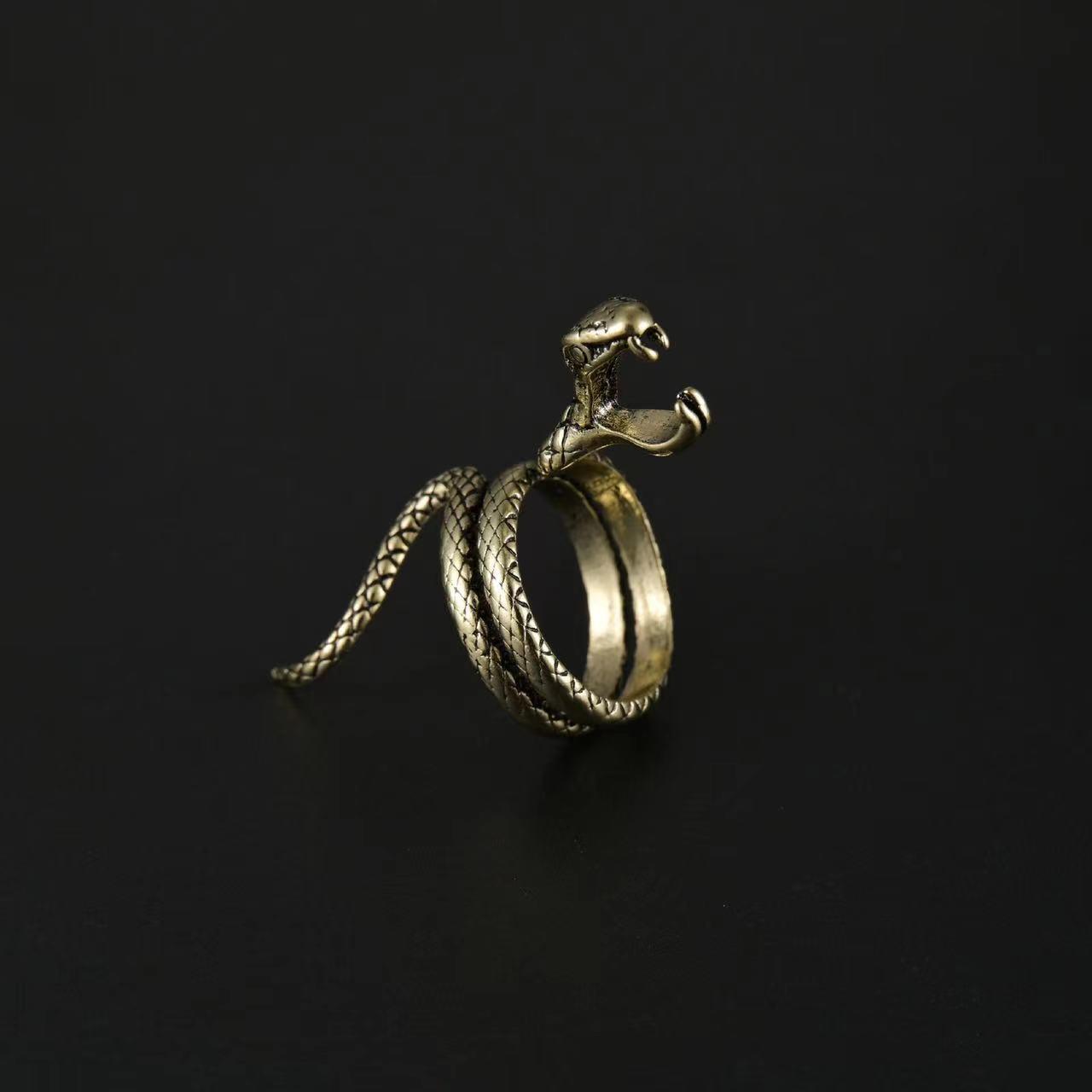 Dragon Shaped Ring Cigarette Holder Trendy Accessory Gift For Smokers