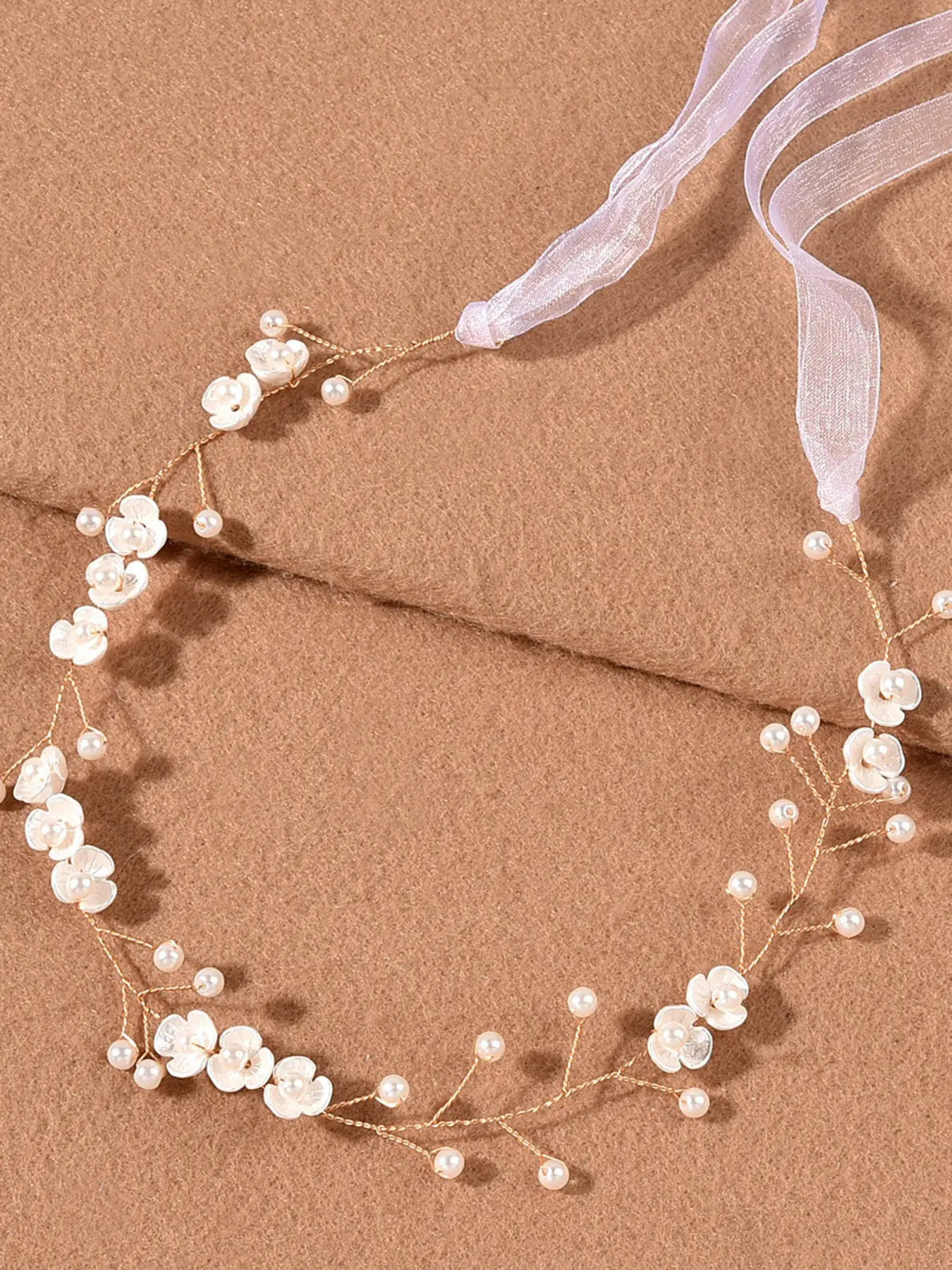 Bride Headpiece Wedding Accessories, Three-Petal Flower Handmade Soft Refined Elegant Unique Hairband, Pearl Hair Clip with Details for Bridal Gown and Formal Wear