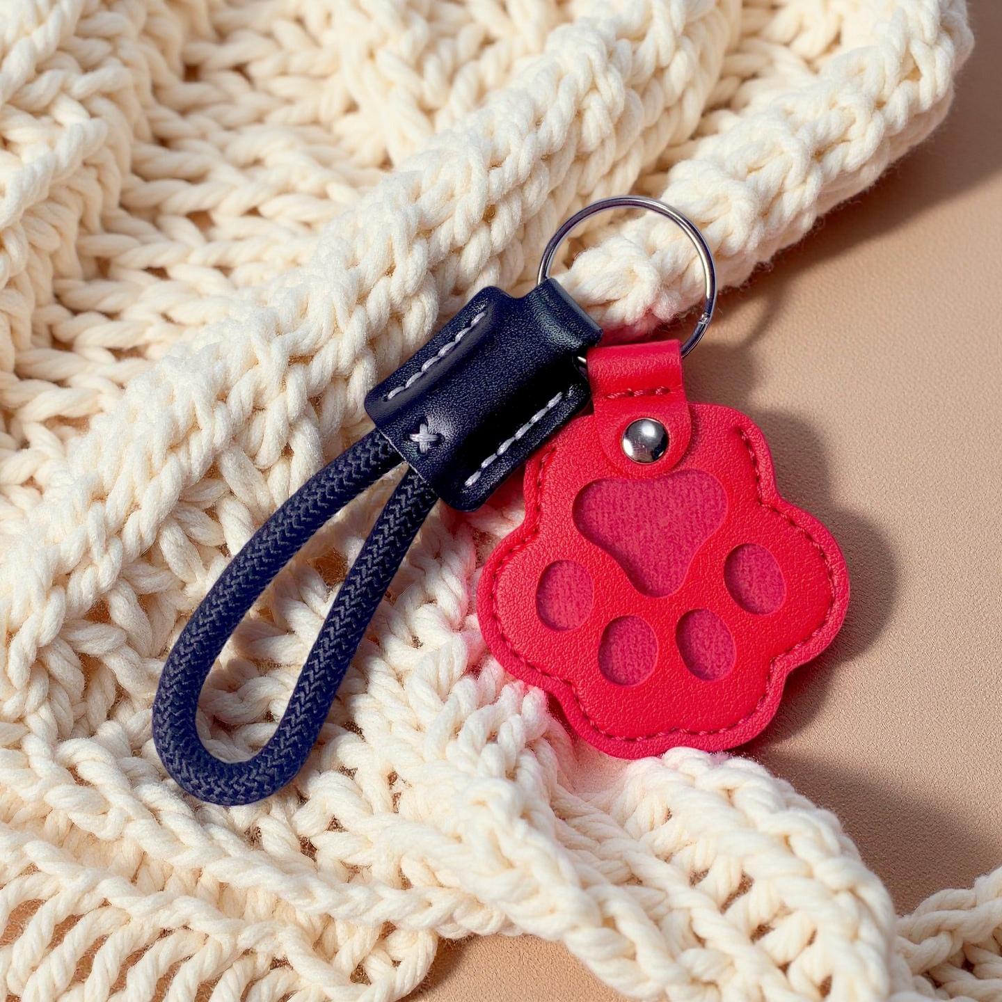 Pet Fur Memory Charm Leather Keychain Keepsake for Dog Cat Hair Paw-Shaped Design Memorial Sympathy Gift for Grieving Owners