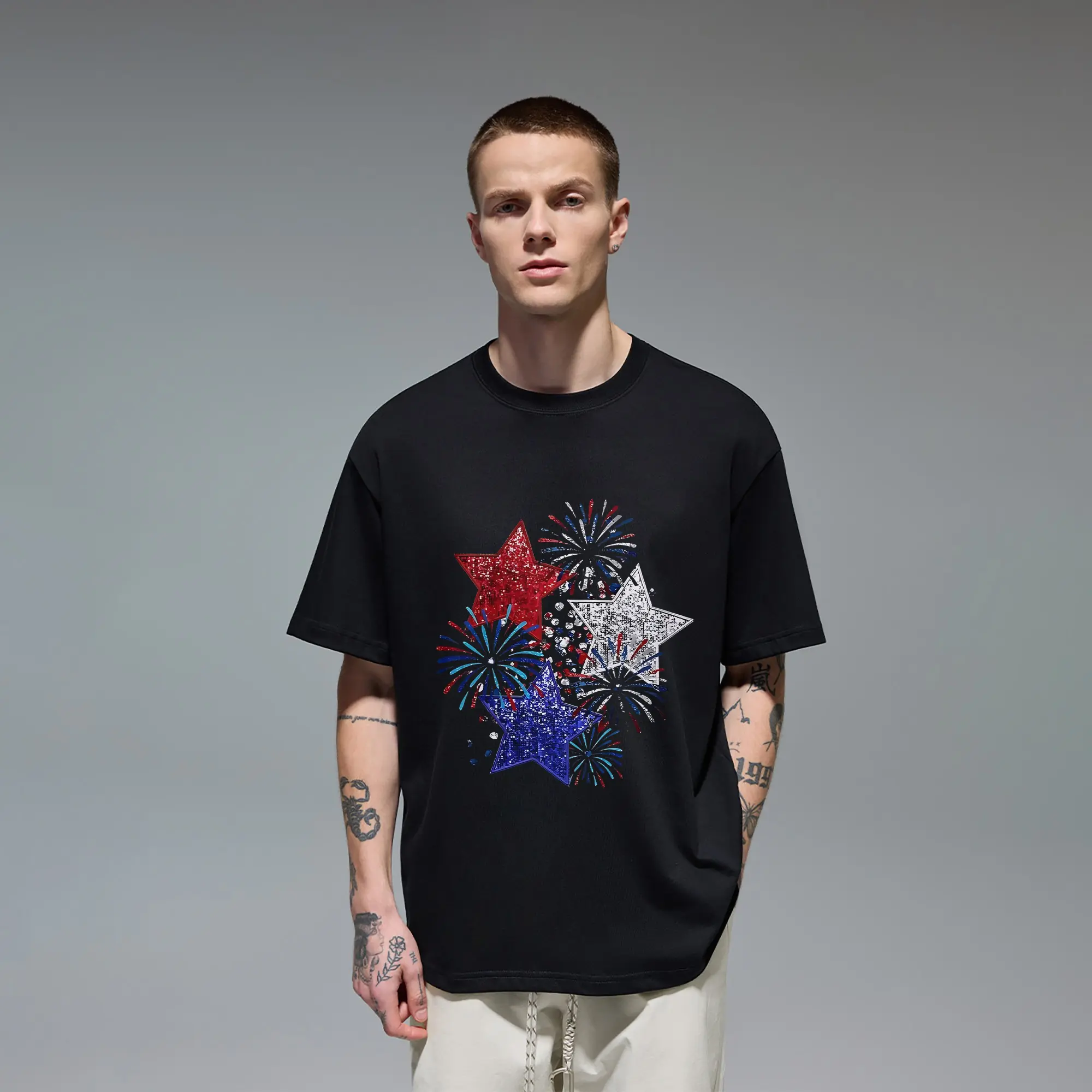 Sparkle Sequin Star T-Shirt Faux Glitter Red White Blue Graphic Tee Women Patriotic Fashion Novelty Gift for Mom Sister 4th of July Independence Day Fireworks Summer BBQ Party Celebration Memorial Day Festival Outfit Casual Everyday Black Top