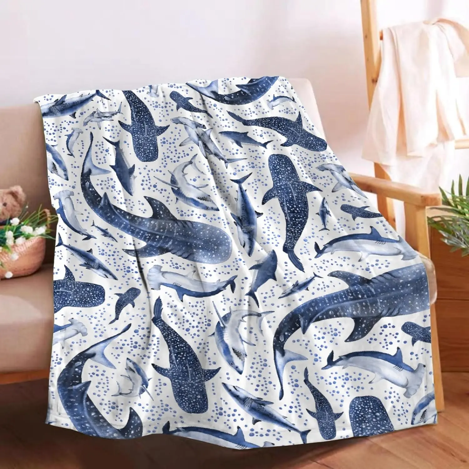 Ocean Shark Blanket Gift for Boy Girl, Ocean Shark Plush Blanket Decor Soft Flannel Fleece Lightweight Throw Blanket Quilt for Couch Sofa for Teens/Travel/Throw