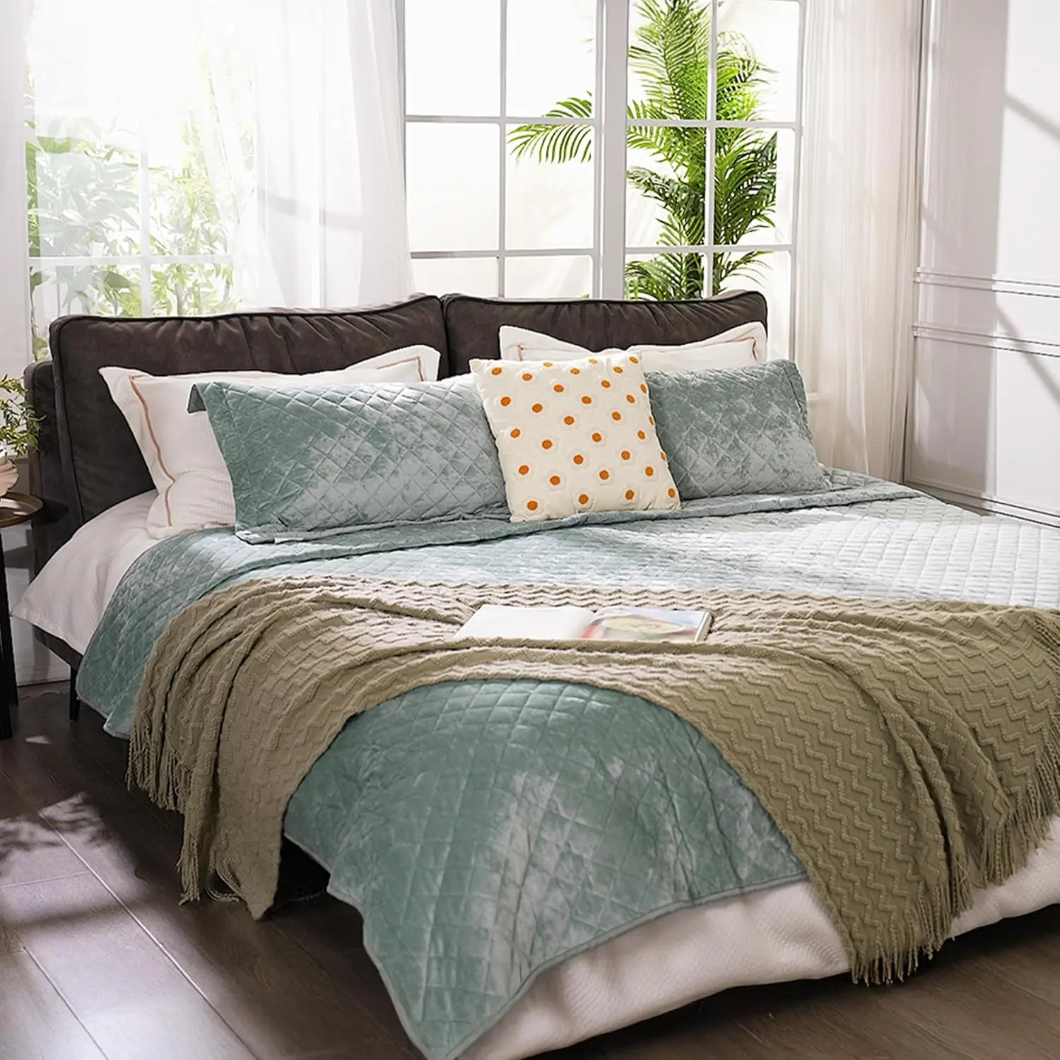 Luxury Polyester Checkered Velvet Queen Bedding Set - Soft, Lightweight Oversized Comforter, Coverlet with 2 Shams for Modern Bedroom All-Season Use (Aqua Green, Enhanced Softness)