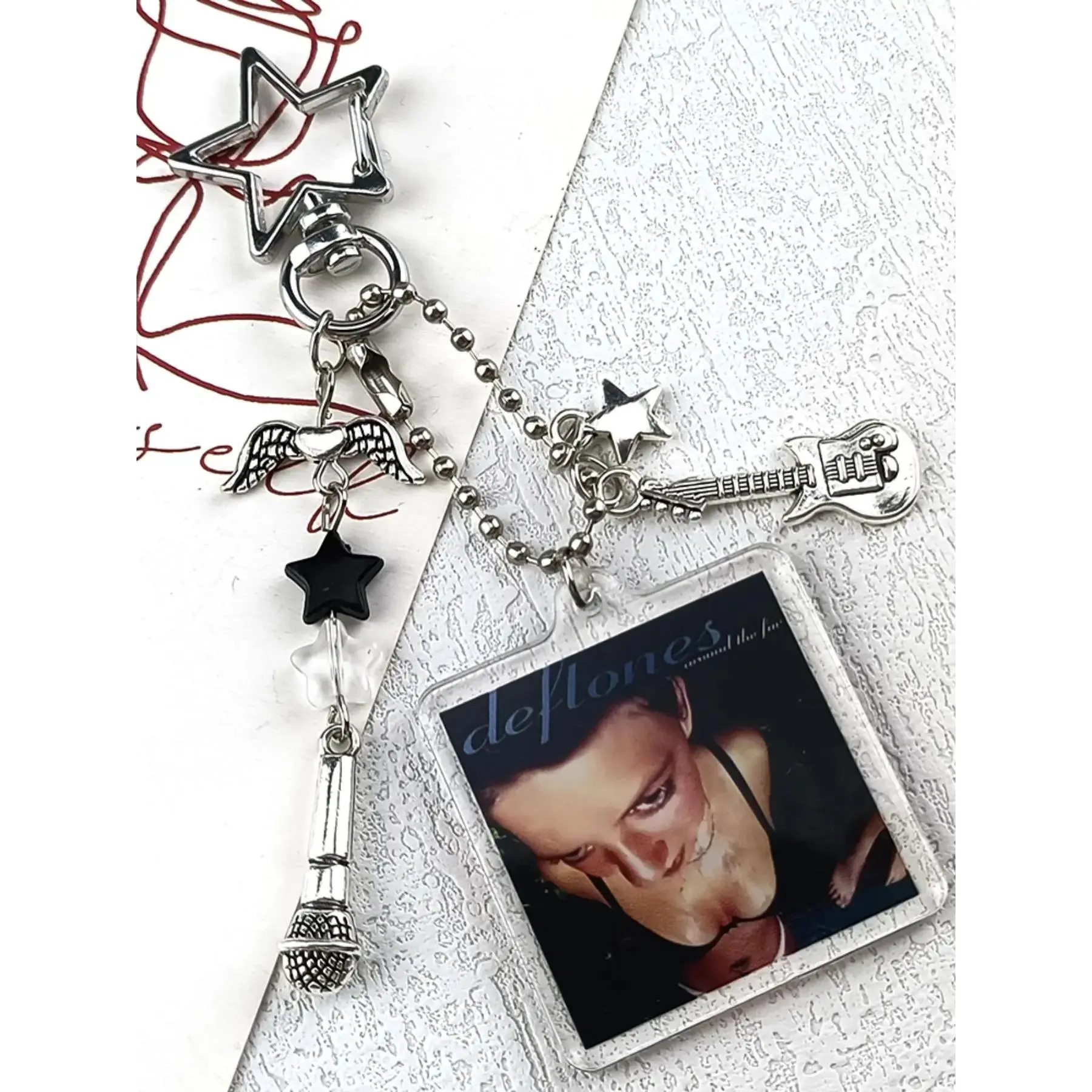 New Creative Acrylic Comic Frame Keychain, Guitar Microphone Pendant, Valentine'S Day Gift, Cute Chain Print, All Seasons, No Choking Hazard, Keychain Jewelry, Trendy Cute Keychain, Cool Keychains, Key Accessories