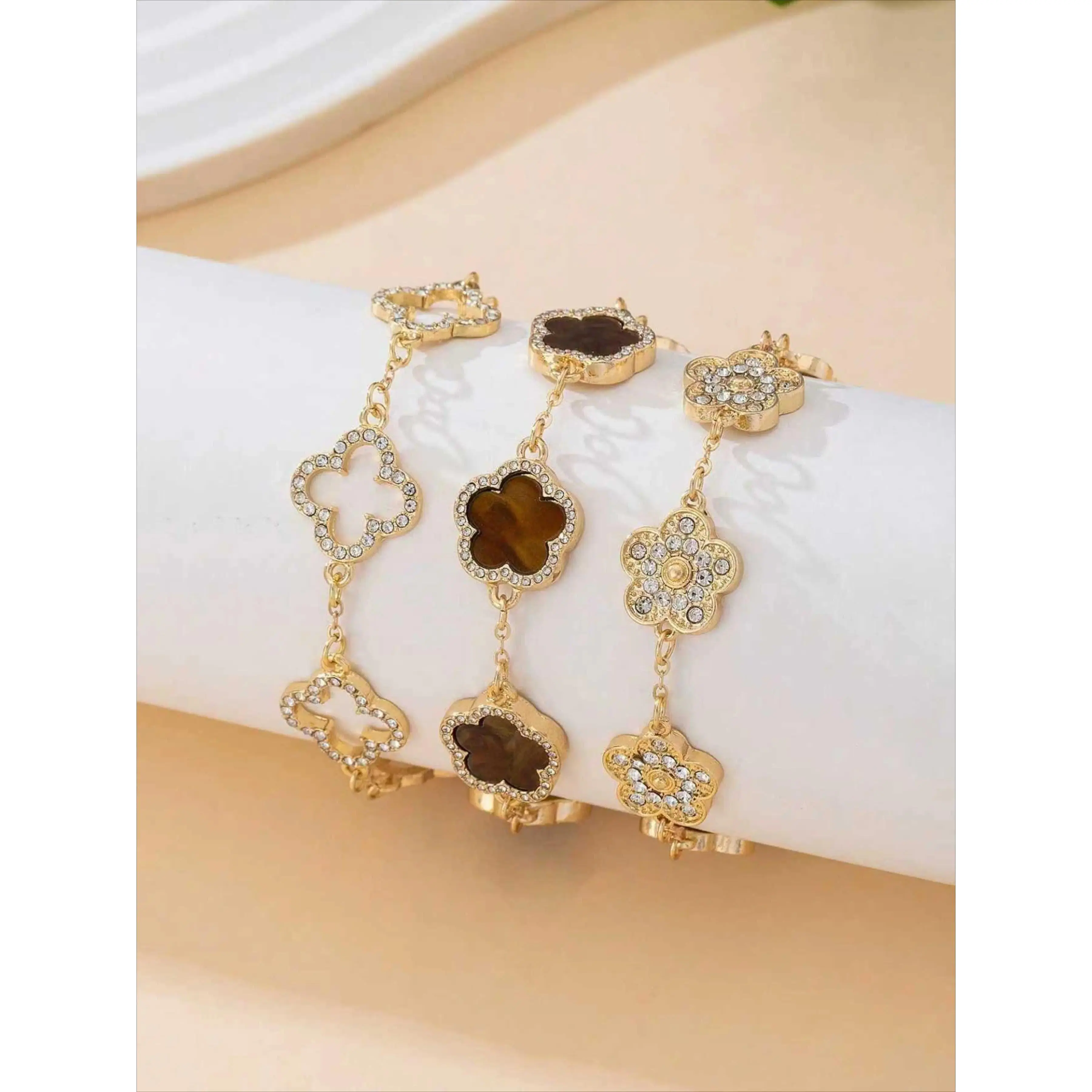 3Pcs Clover Bracelet Set Unique Petal Design Shaped Flower Leaf Clover Charms Adjustable Women Friendship Bangle Set Elegant Fashion Jewelry Gift for Friends Best Friend Birthday Present for Her