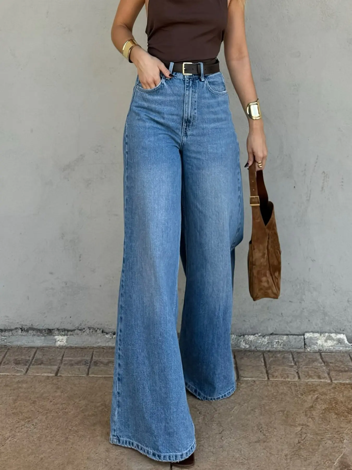 High-Quality Flared Jeans Pants, Minimalist Office Style, Non-Elastic High-Waisted Denim, Structured Slimming Fit, Loose, Ideal for Business Casual Wear, Leg