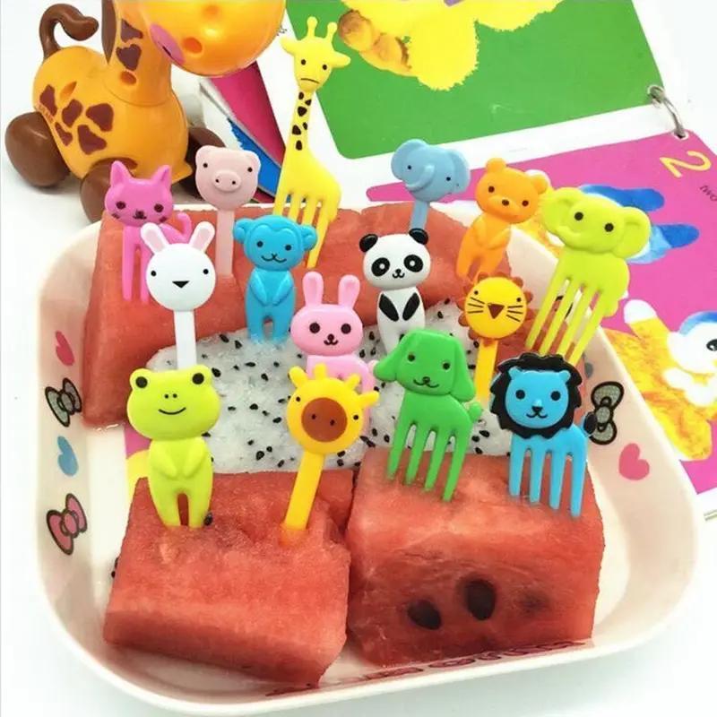 10pcs Random Style Animal Design Mini Lunch Picks, Small Cartoon Fruit Forks, Cutlery, Tableware, Utensils, Vegetable & Fruit Toothpicks, Suitable for Kids
