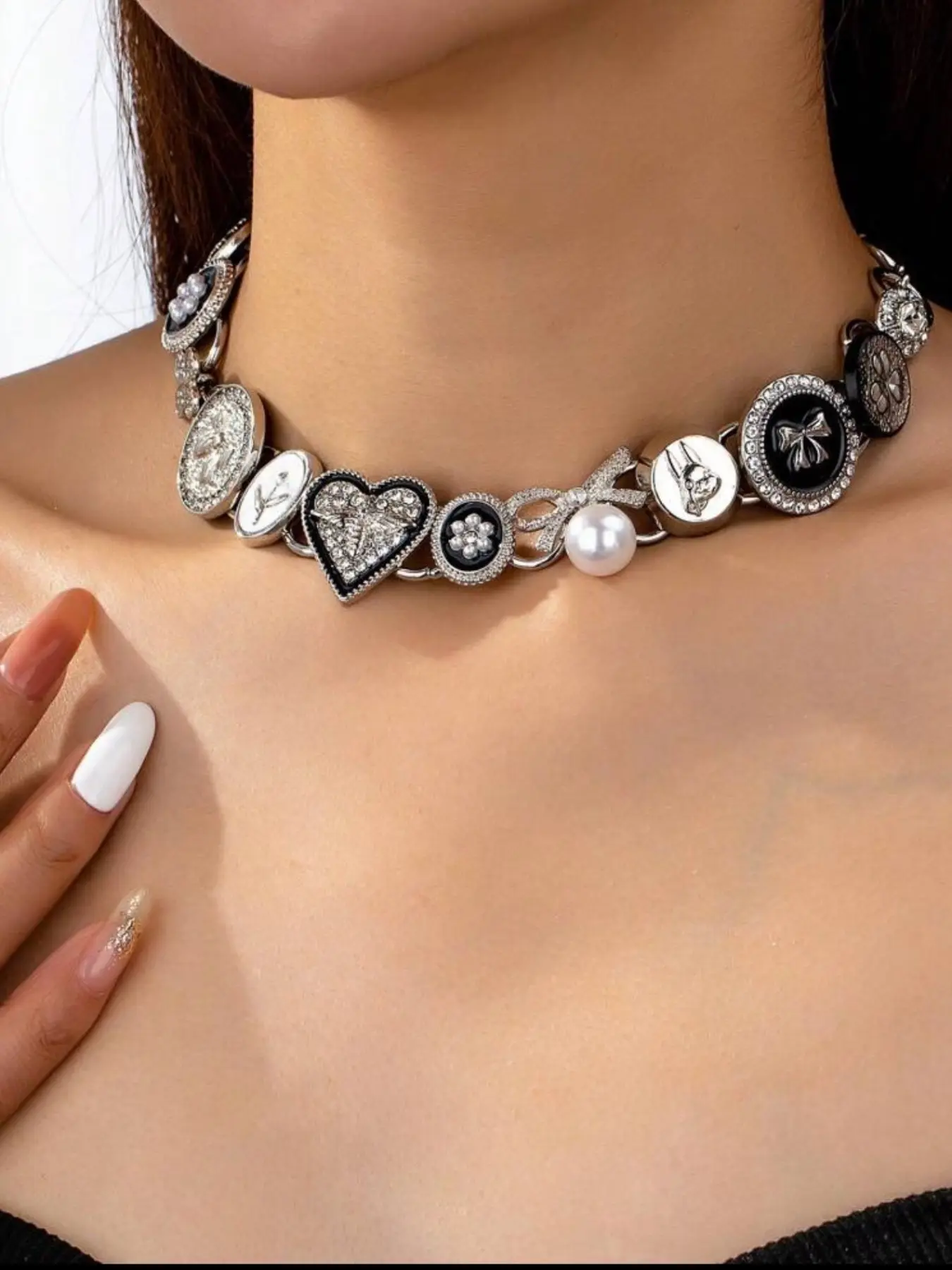 1pc Vintage Punk Gothic StyleMetal Button Heart-Shaped BowknotPearl Rhinestone Charm Zinc Alloy ChainNecklace, Suitable For Daily Wear