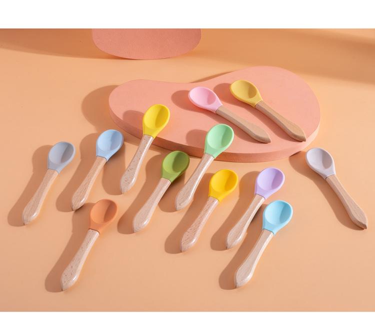 SoPets Pet Food Spoon Silicone Cat Feeding Scoop for Wet Food Canned Food with Wooden Handle Safe Dishwasher Friendly Pet Supplies Automatic Feeder Accessories