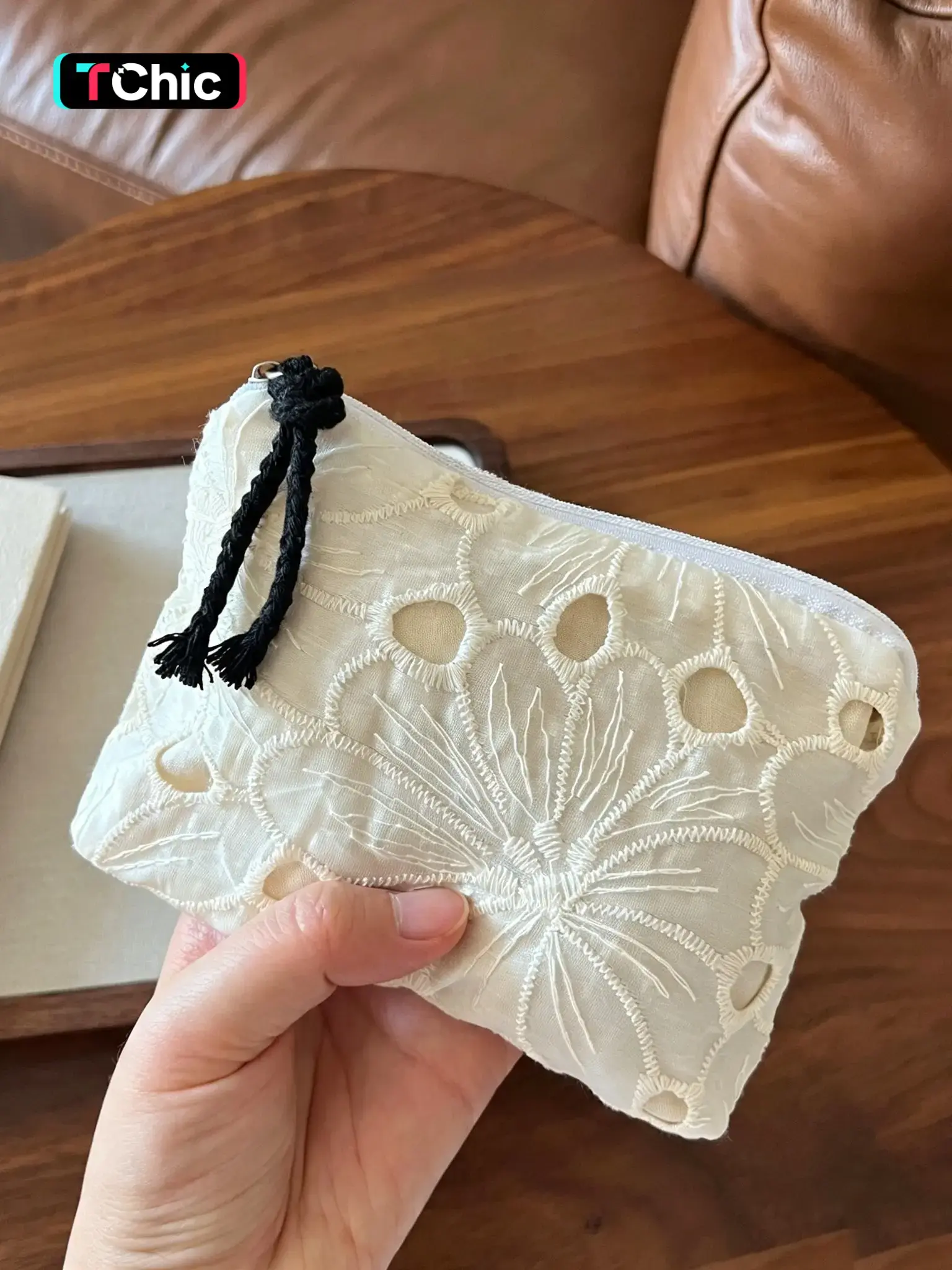 French Vintage Embroidered Hollow Mini Storage Bag, Coin Makeup Change Wallet, Lightweight Travel Portable Small Item Organizer, Makeup Pouch for Purse