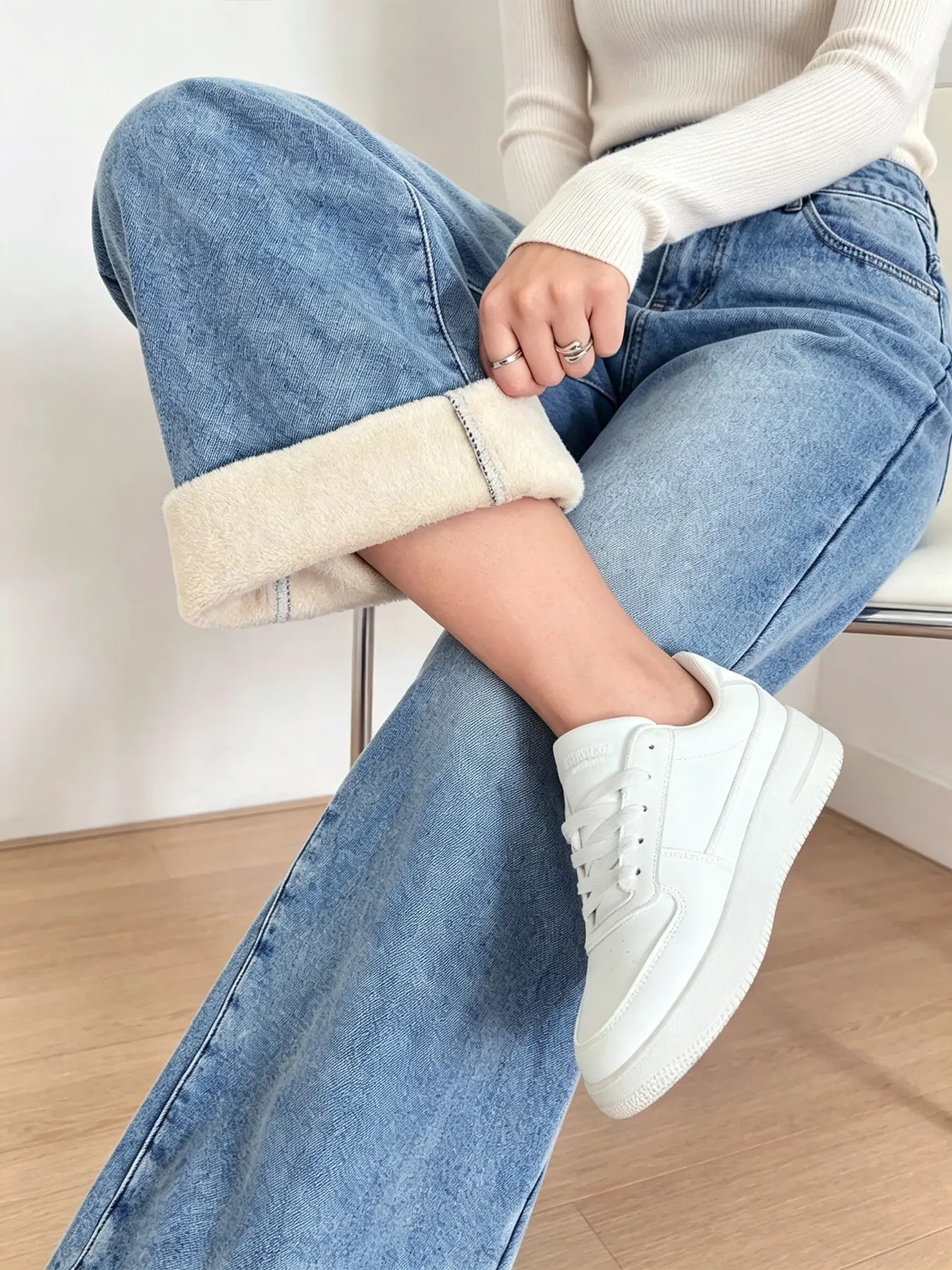 Tall Women's Fleece Lined Warm Straight Leg Jeans, Comfortable and Stylish Denim Jeans for Cold Weather, Perfect Fit for Tall Ladies