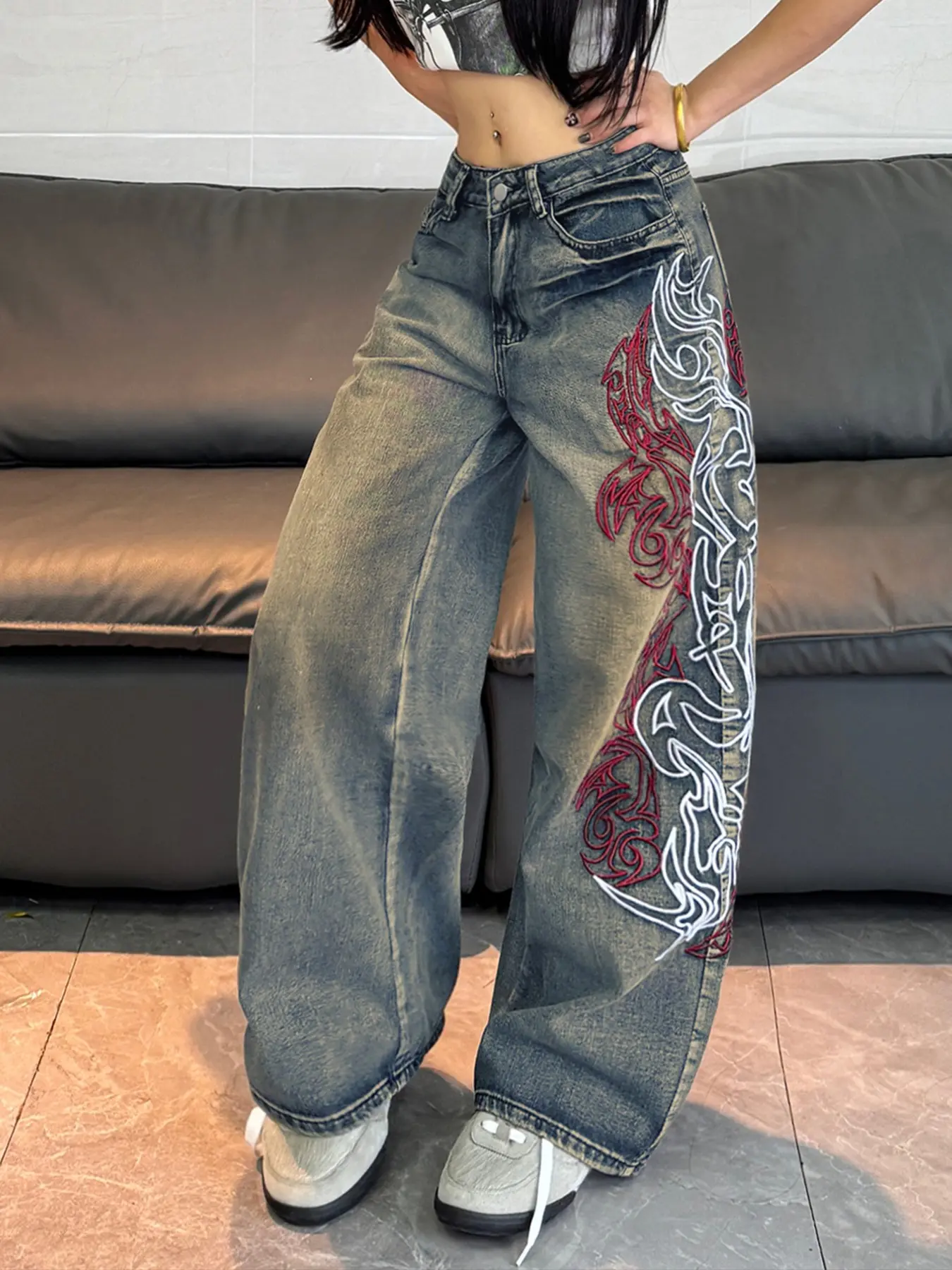 Women's Vintage Washed Totem Embroidered Jeans, Y2K Street Fashion High Waist Slim Straight Leg Pants, All Seasons, No Belt Included