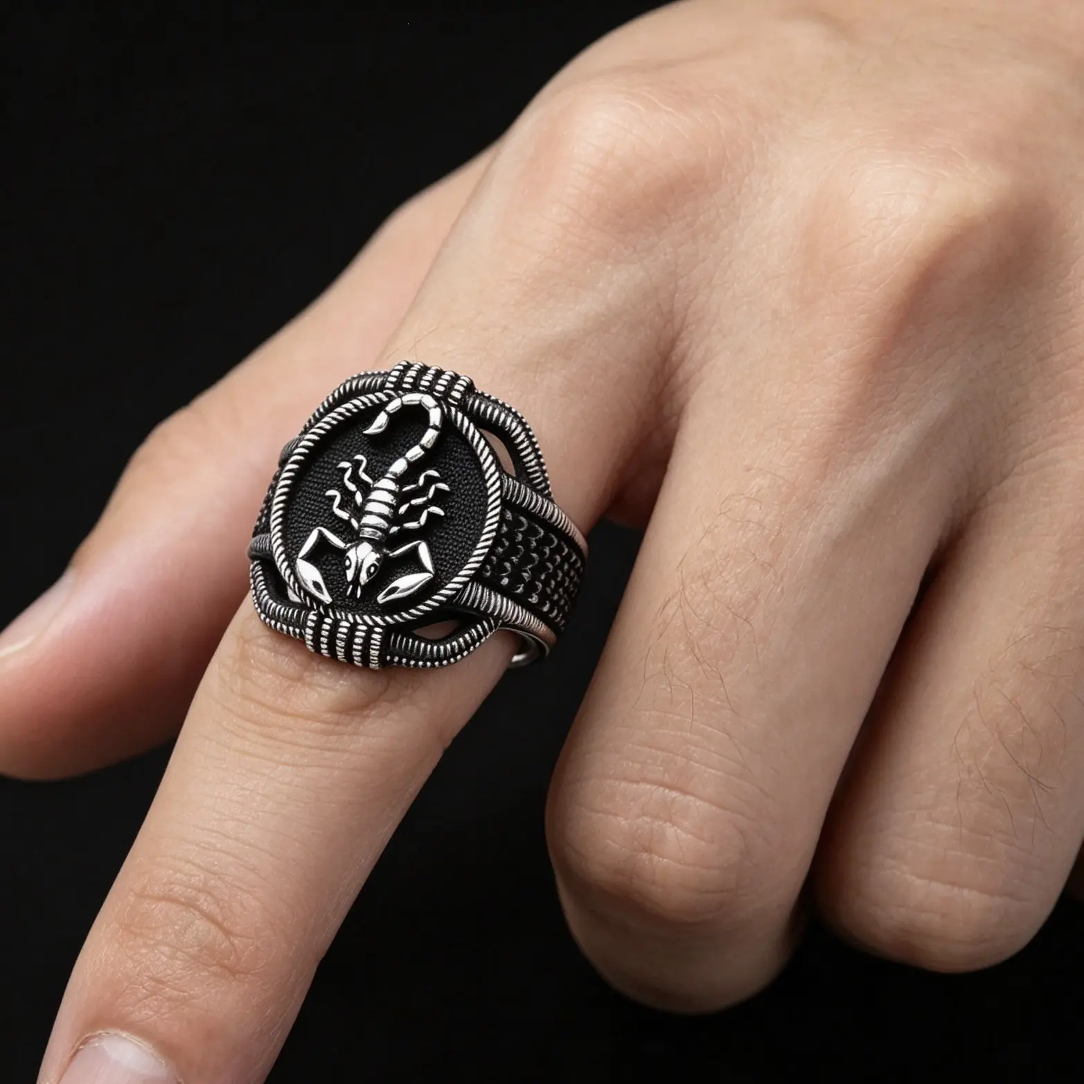 men scorpion ring creative animal shape black diamond men's ring simple and versatile fashion jewelry for daily wear party dating gift