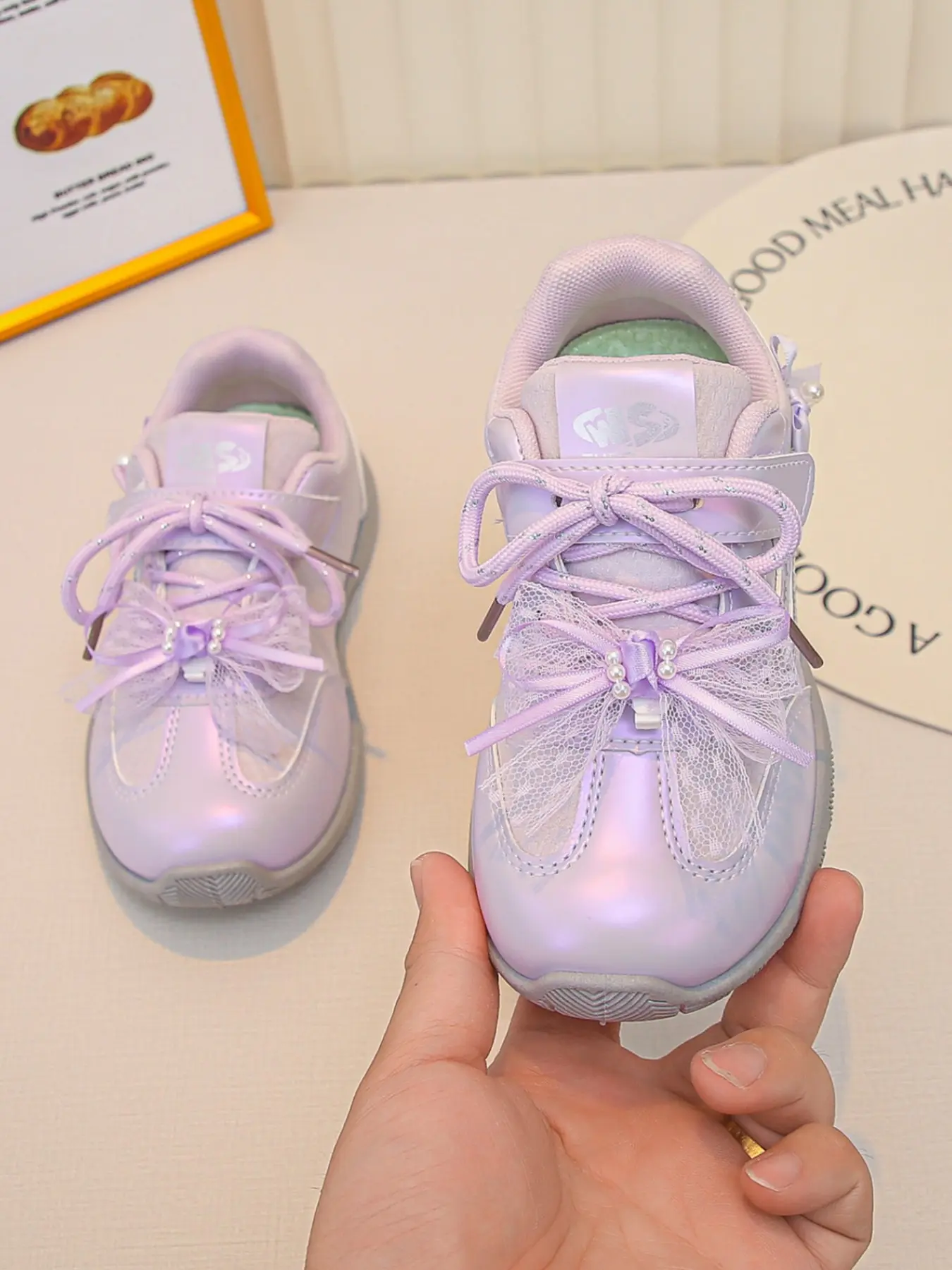 Women's Mesh Lace-Up Sneakers with Butterfly Knots and Pearl Decorations, Comfortable Round Toe Design, Versatile Sport Shoes