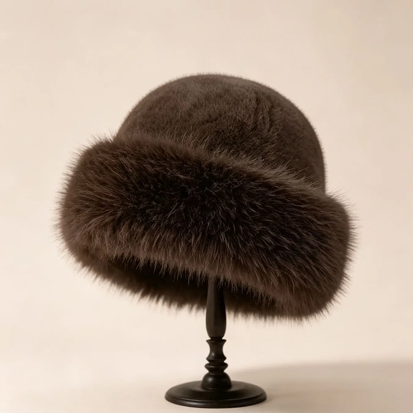 Women Winter Faux Fur Bucket Hat, Large Fluffy Fur Brim Warm Soft Plush Fisherman Hat Ladies Cold Weather Fashion Hat