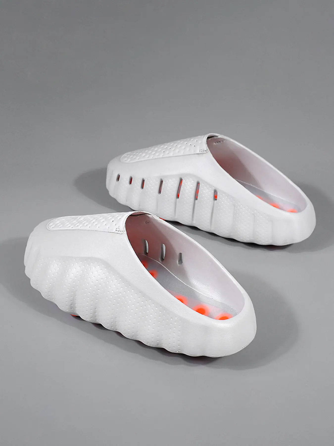 Couple Massage Bottom Holey Slippers, Street Style Casual Eva Lightweight, Anti-Slip Round Dot Sole, Unisex Sandals for Home Outdoor