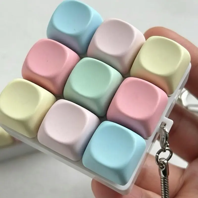 Aesthetic Cute Kawaii Y2K Fidget Mini Keyboard Bag Charm, Stress Relief Toy, Backpack Accessory, Gift for Students & Office Workers