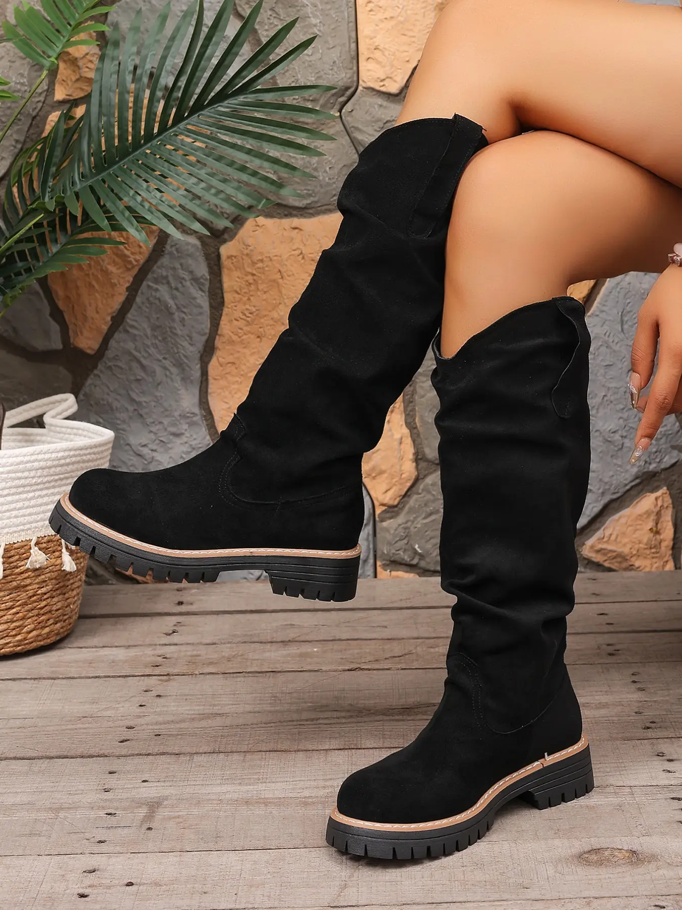 Women's Fur Lined Slouch Knee High Boots Warm Suede Tall Boots Round Toe Lug Sole Pull On Winter Boots Casual Boots Comfortable Fashion Boots