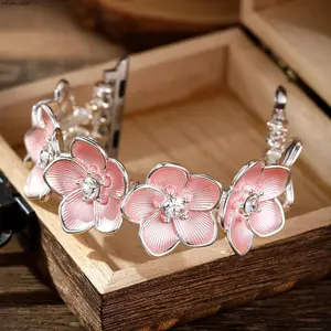 Women's 3D Cherry Blossom Rhinestone Wristlet Keychain - Built-in Elastic Phone Wrist Strap, Casual Sakura Charm, Daily Commute Bag Accessory, Lightweight Gift Option
