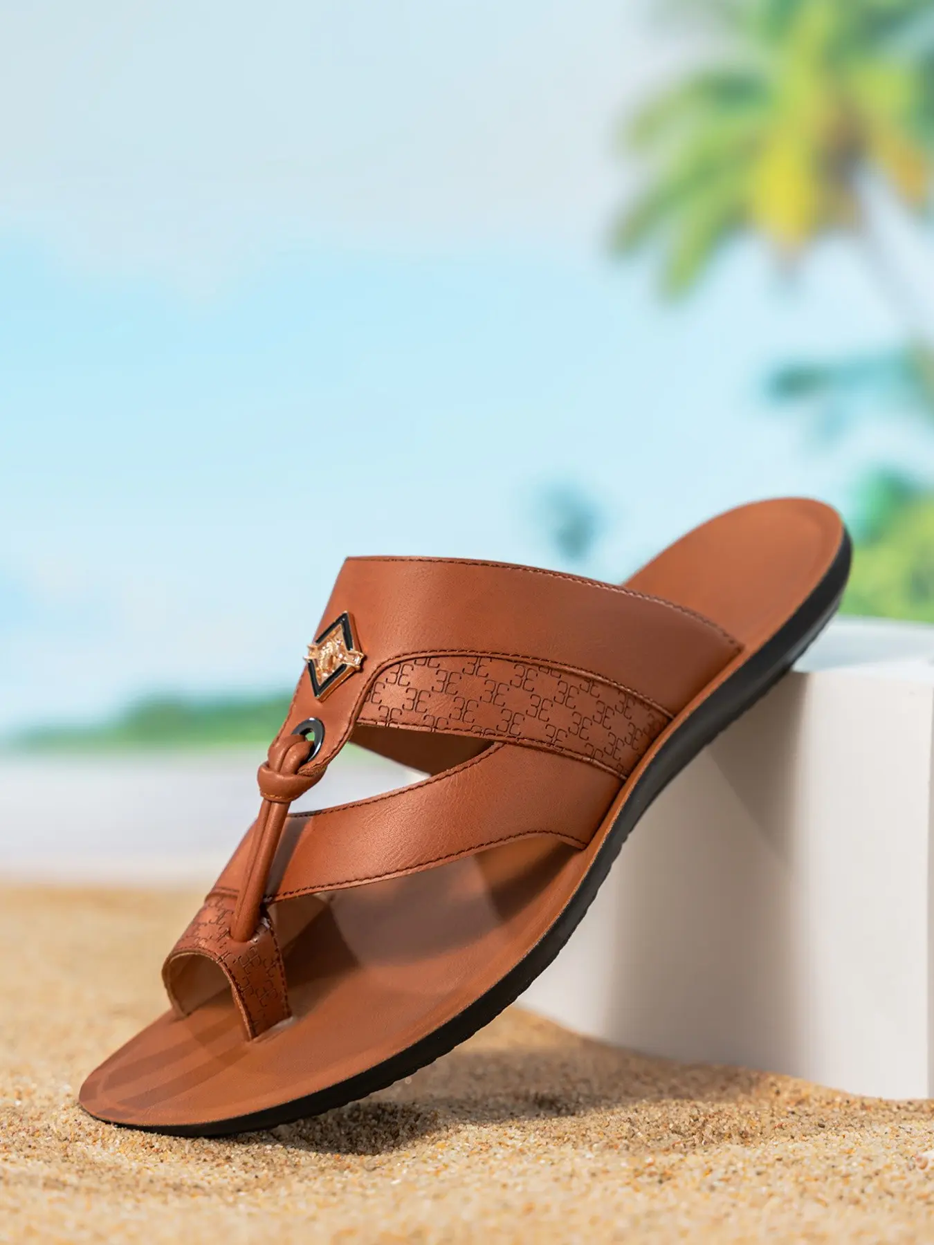 Fashion Men's Slide Sandals with Geometric Details, Soft Sole, Ideal for Beach Vacations, Backyard BBQ, Weekend Outings