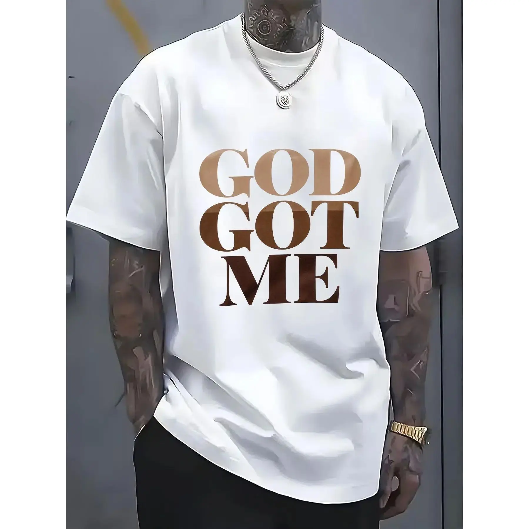 White Short-Sleeved Men's  Graphic T-Shirt - 'GOD GOT ME' Bold Gradient Print with Crown Emblem, Casual Style, Ideal for Casual Attire