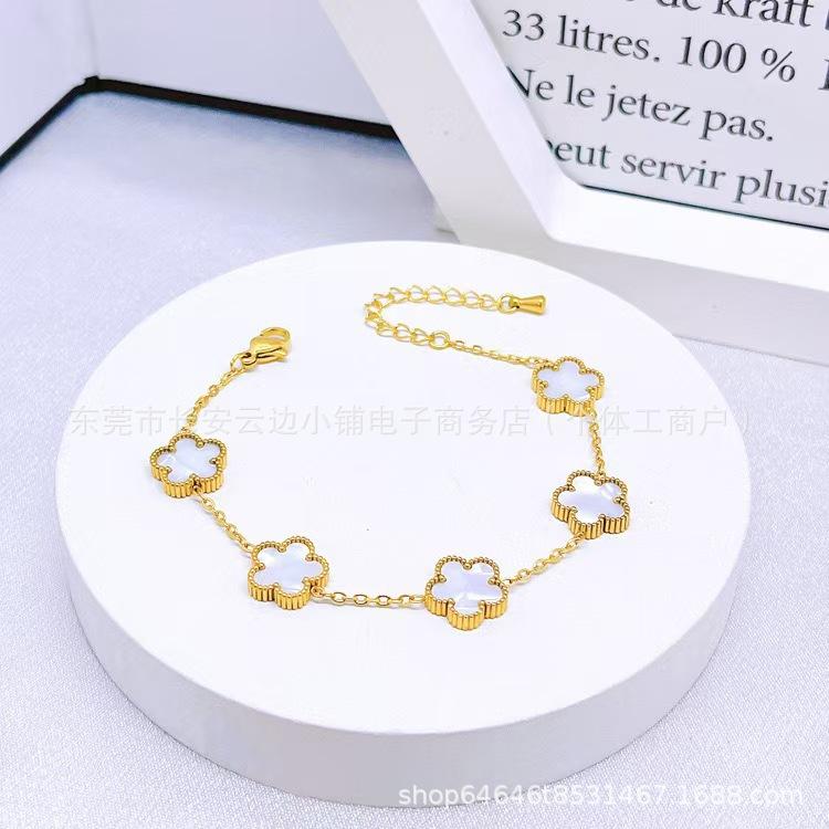 2025erptk Cross-Border Hot Sale Lucky Five-Petal Flower Earrings Necklace Set European and American Fashion Versatile Five-Leaf Flower Jewelry Set New Fashion