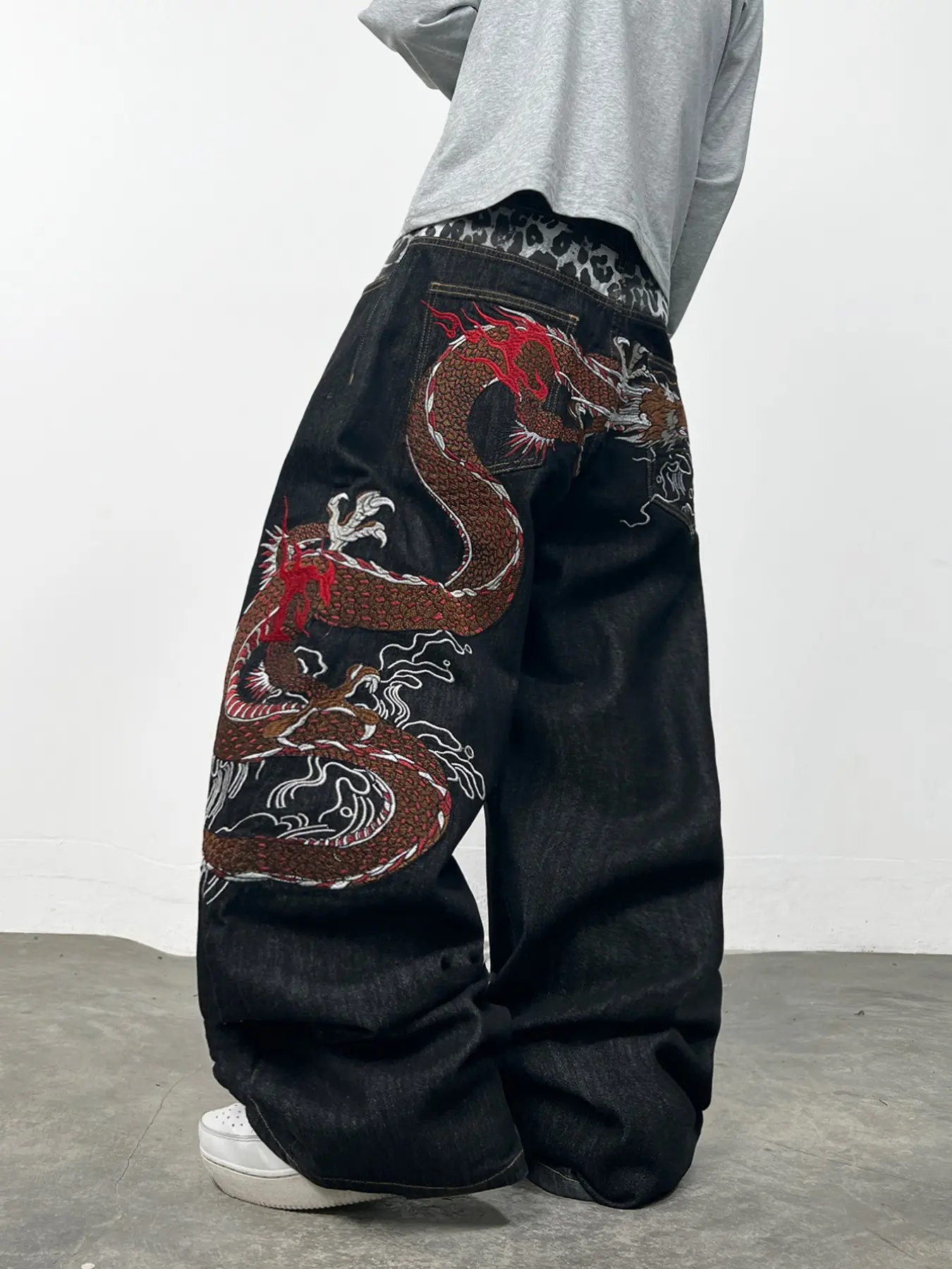 New Men's Dragon Embroidered Casual Jeans, Loose-Fit Oversized Streetwear, Y2K Fashion, Hip-Hop Skateboard Style, Multiple Sizes Available