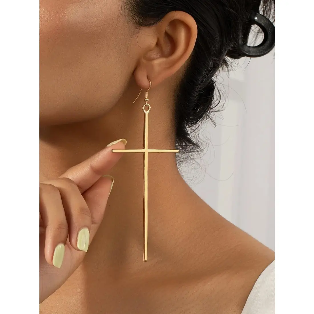 Women's Street Trend Cross Charm Dangle Earrings, 1 Pair Trendy Minimalist Dangle Earrings, Chic Exaggerated Jewelry for Party Decor